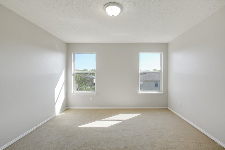 Photo 20 of 27 - 7924 Hidden Brook Dr, Fort Worth, TX 76120