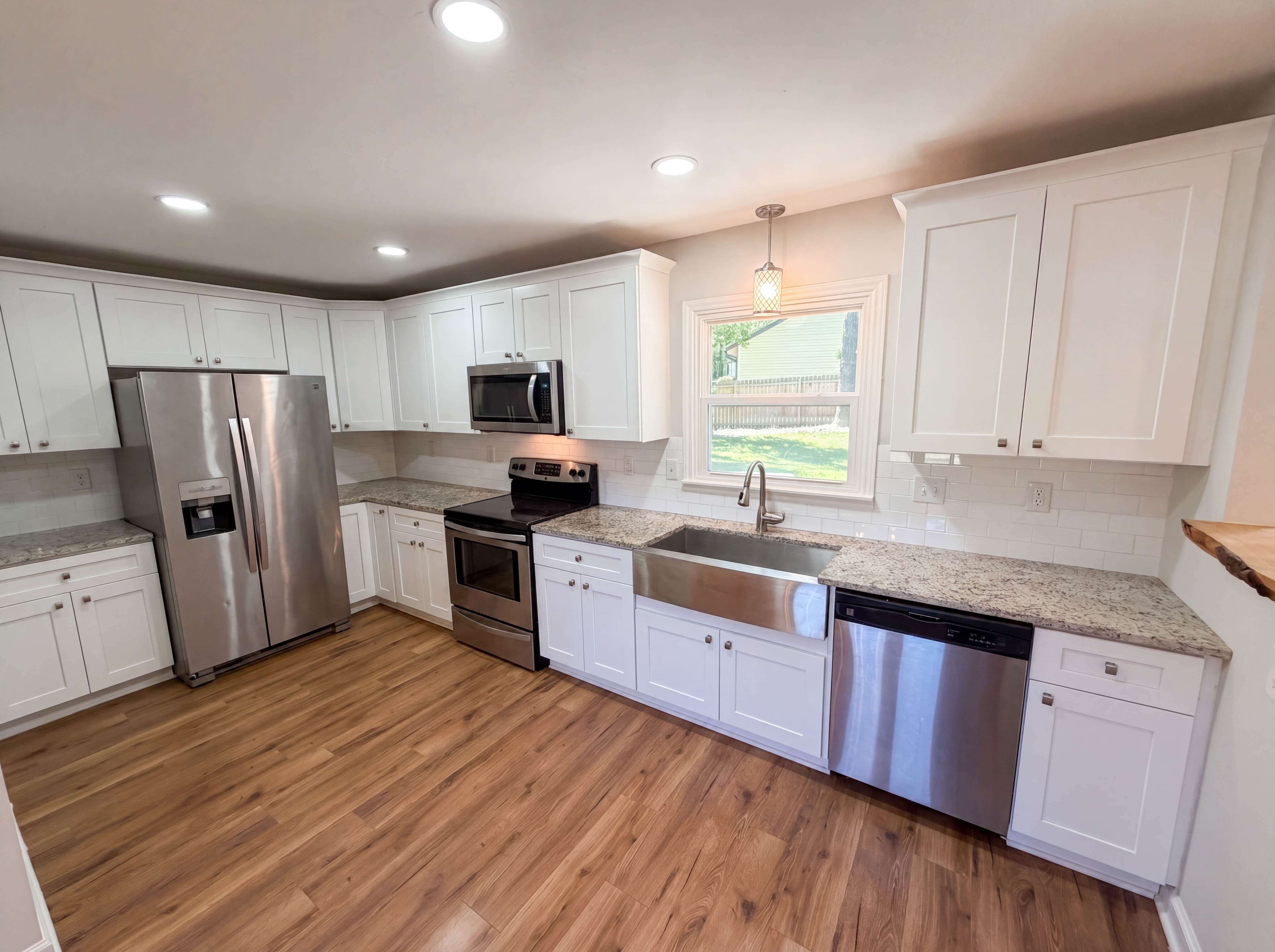 Photo 2 of 24 of 4554 Strangford Ave, Charlotte, NC