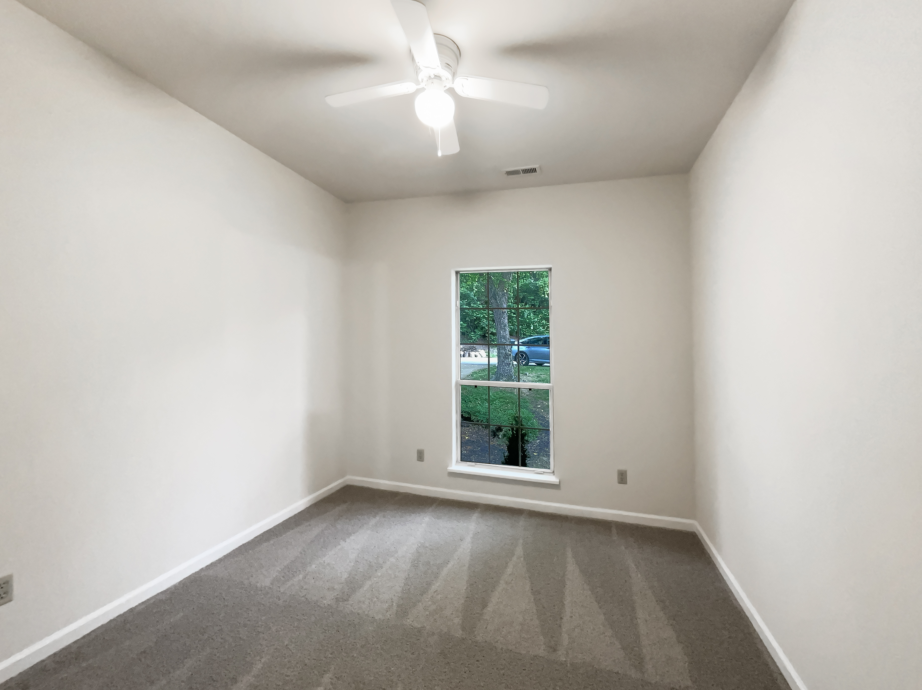 Photo 20 of 33 of 824 N Woodstone Ln, Nashville, TN