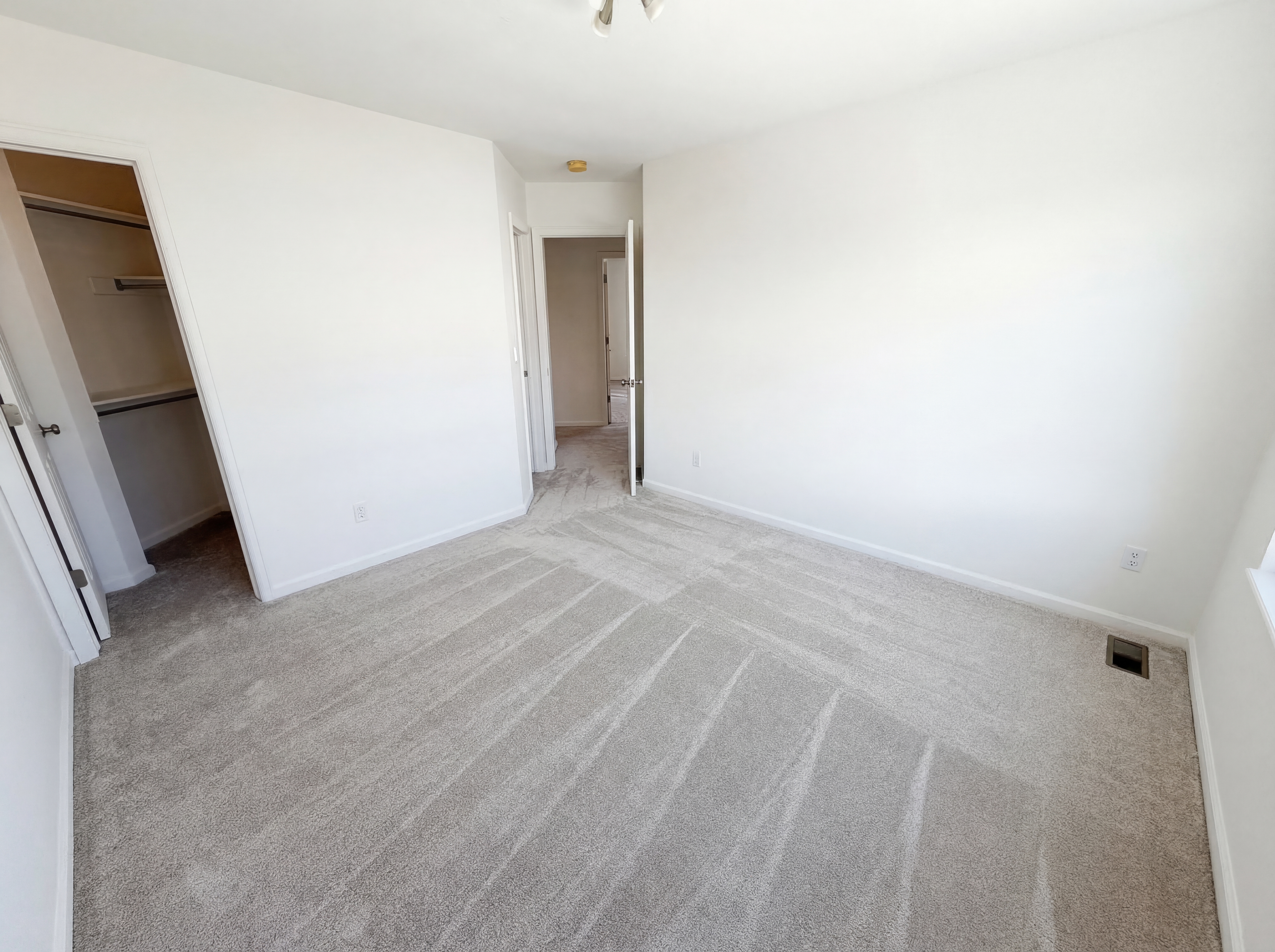 Photo 4 of 53 of 5817 S Espana St, Aurora, CO