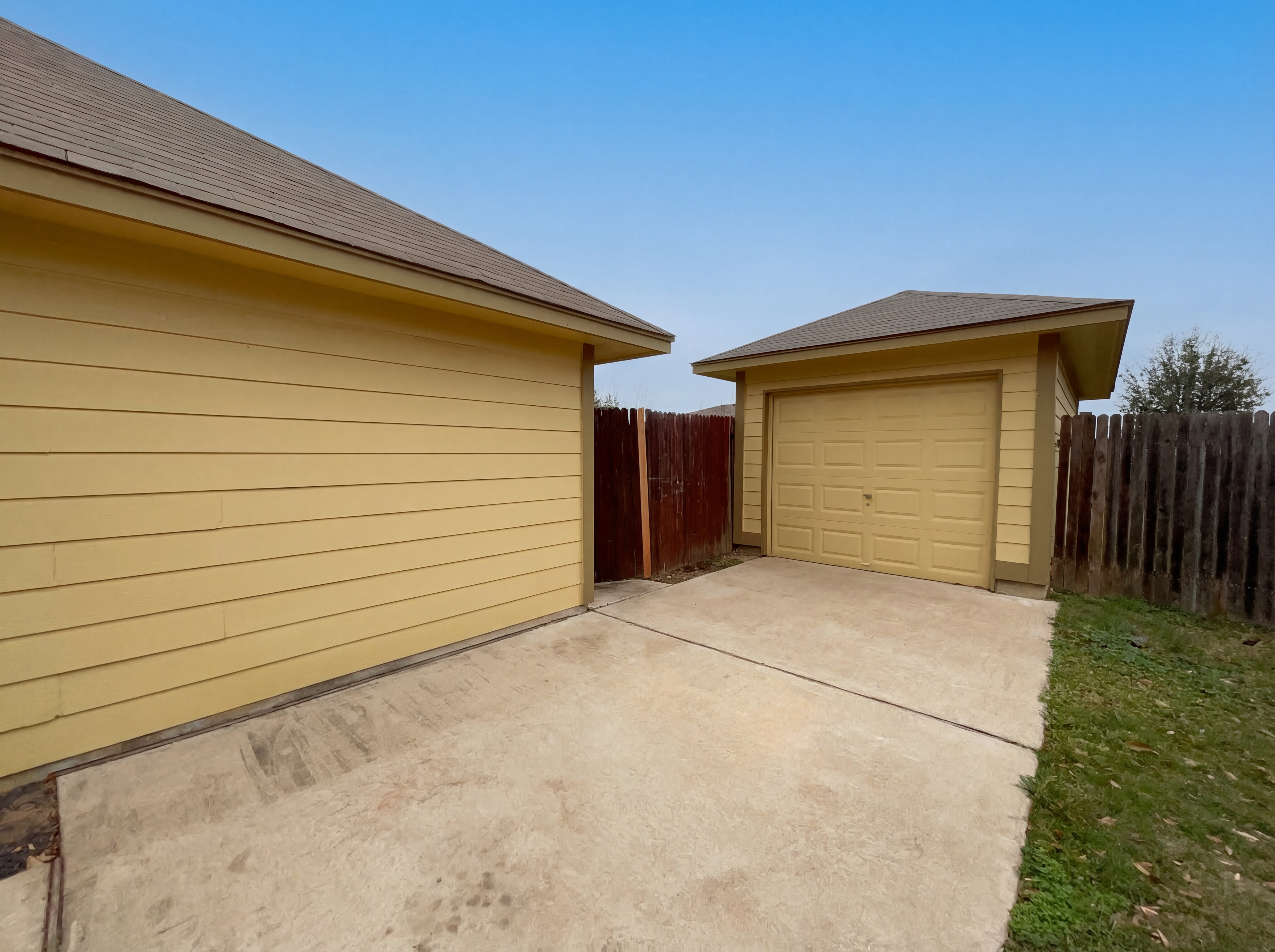 Photo 33 of 34 of 15102 Imes Ln, Austin, TX