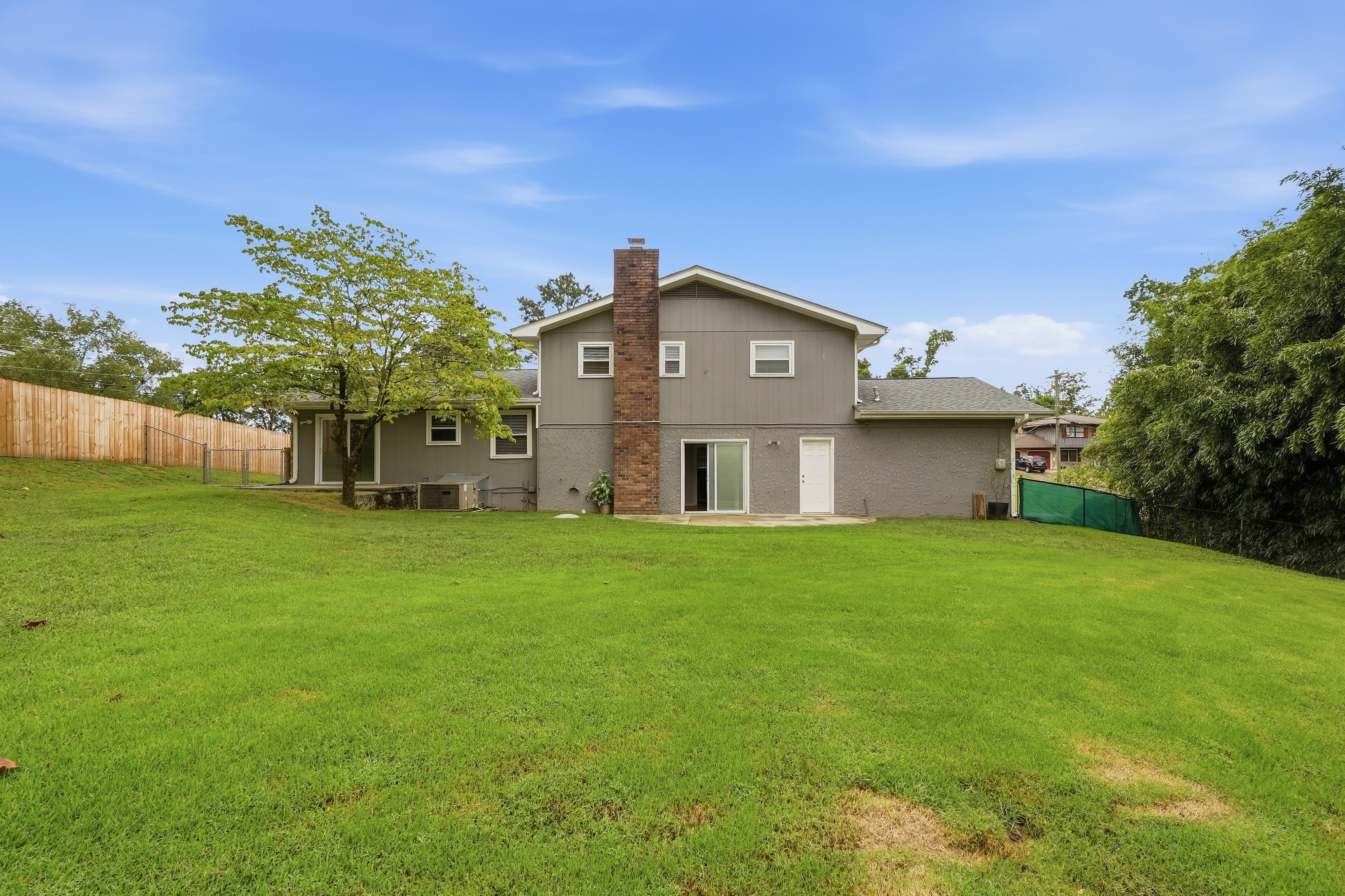 Photo 5 of 32 of 8269 Clipper Dr, Chattanooga, TN