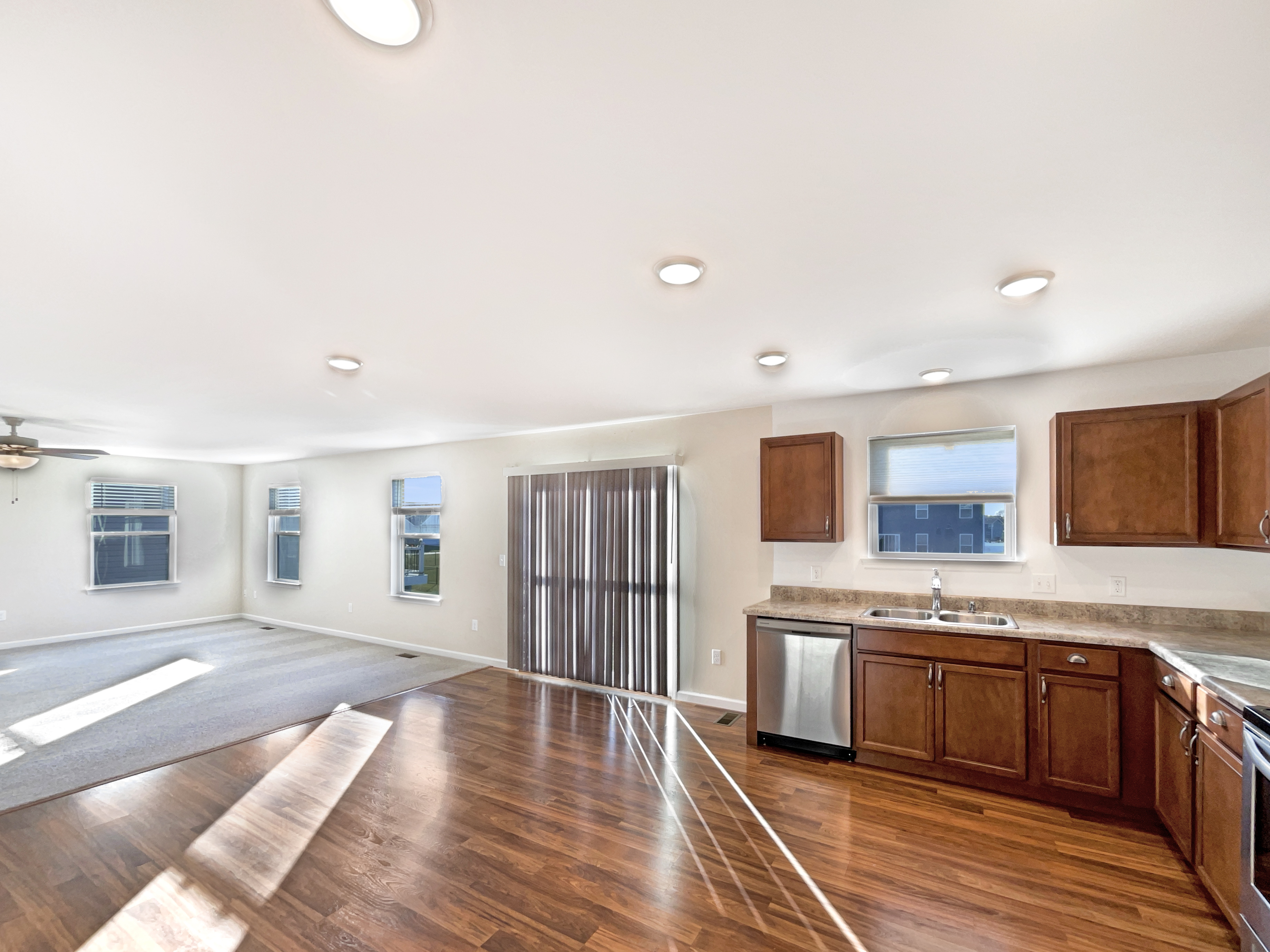 Photo 7 of 23 of 1561 Misty River Dr, Saint Paul, MO