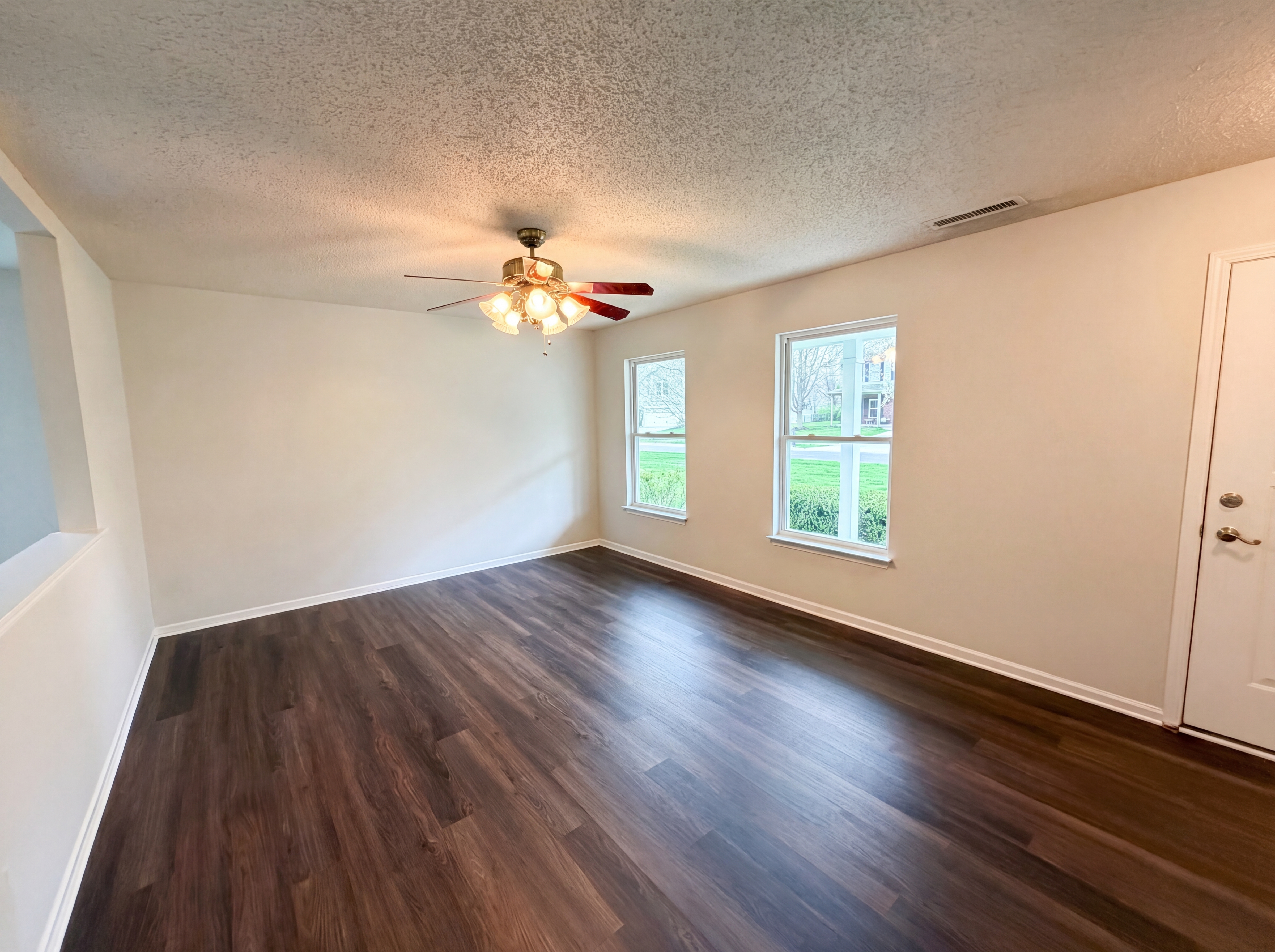 Photo 8 of 22 of 1108 Albemarle Cir, Noblesville, IN