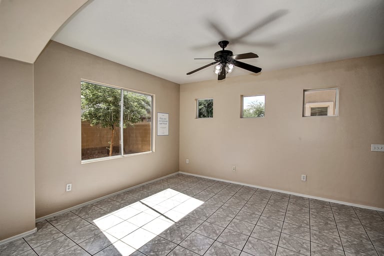 Photo 11 of 24 - 4233 W Irwin Ave, Phoenix, AZ 85041