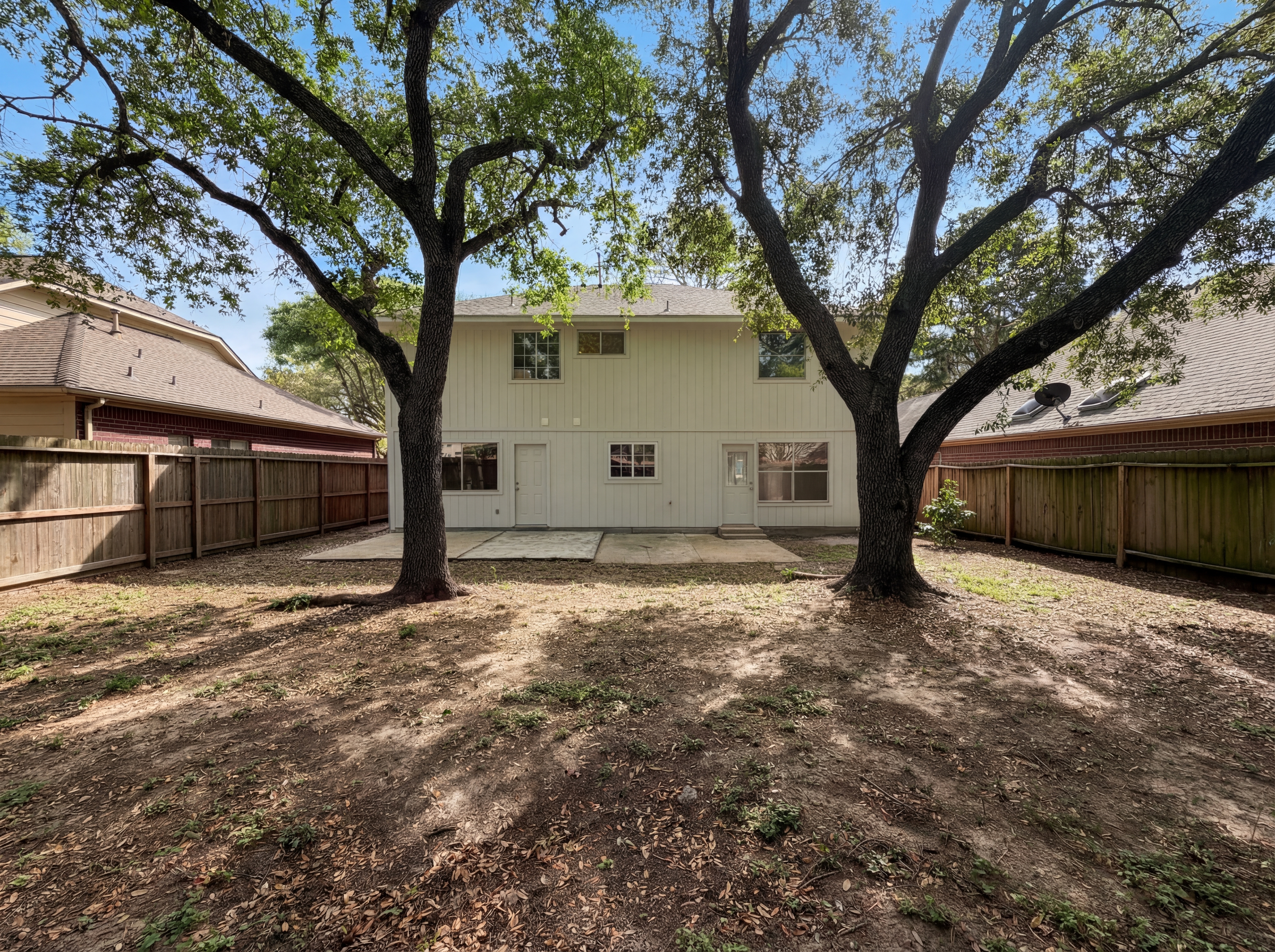 Photo 5 of 22 of 6831 Stratford Park Dr, Houston, TX