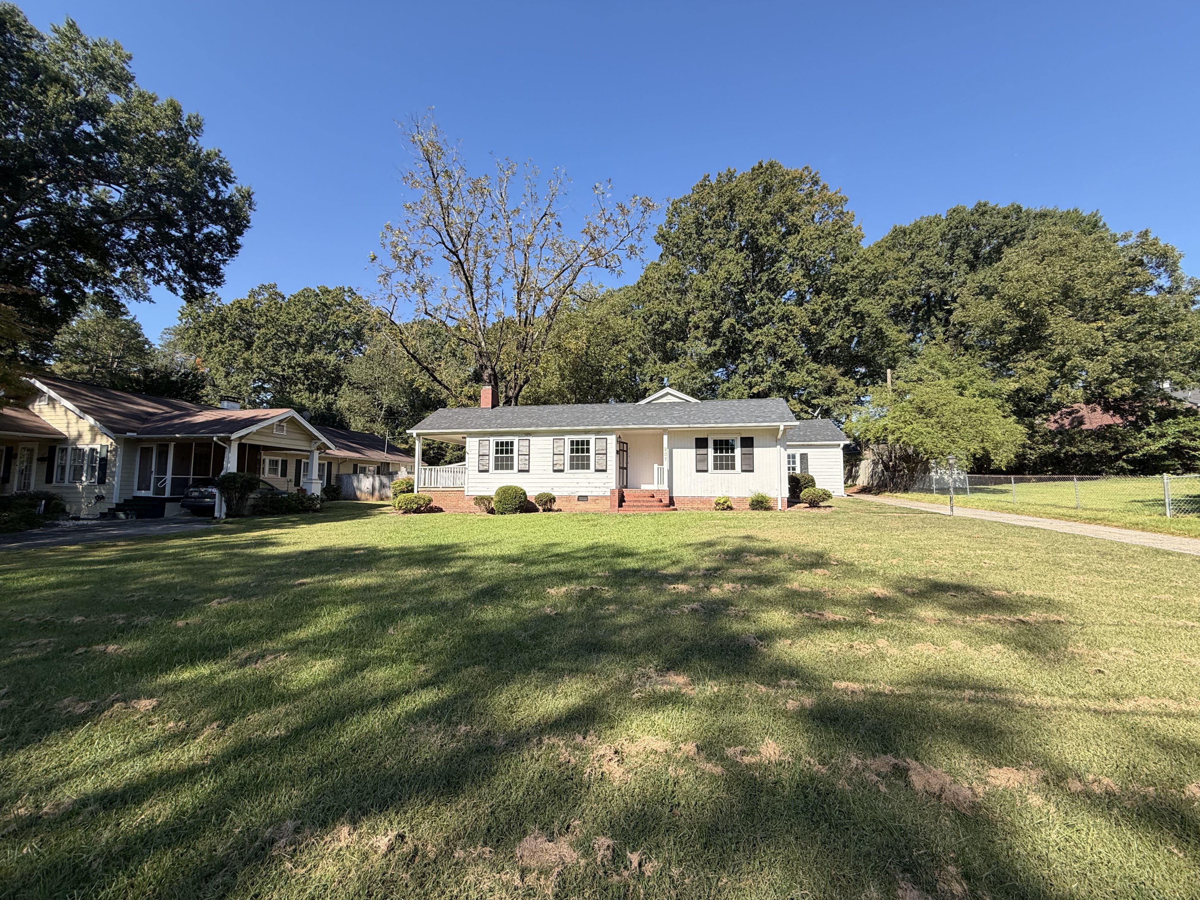 Photo 25 of 29 of 907 S South St, Gastonia, NC