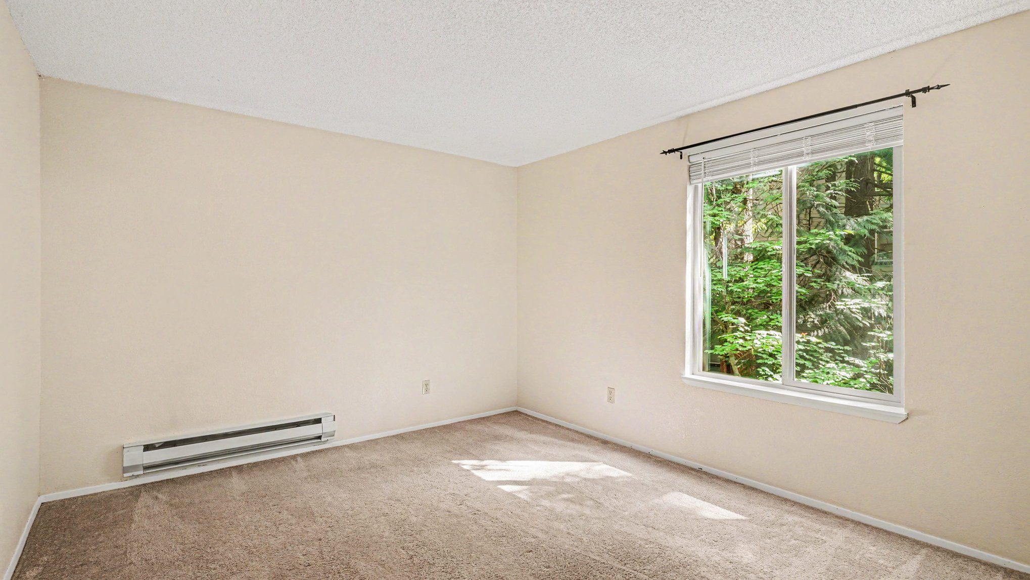 Photo 11 of 17 of 8033 145th Ave NE, Redmond, WA