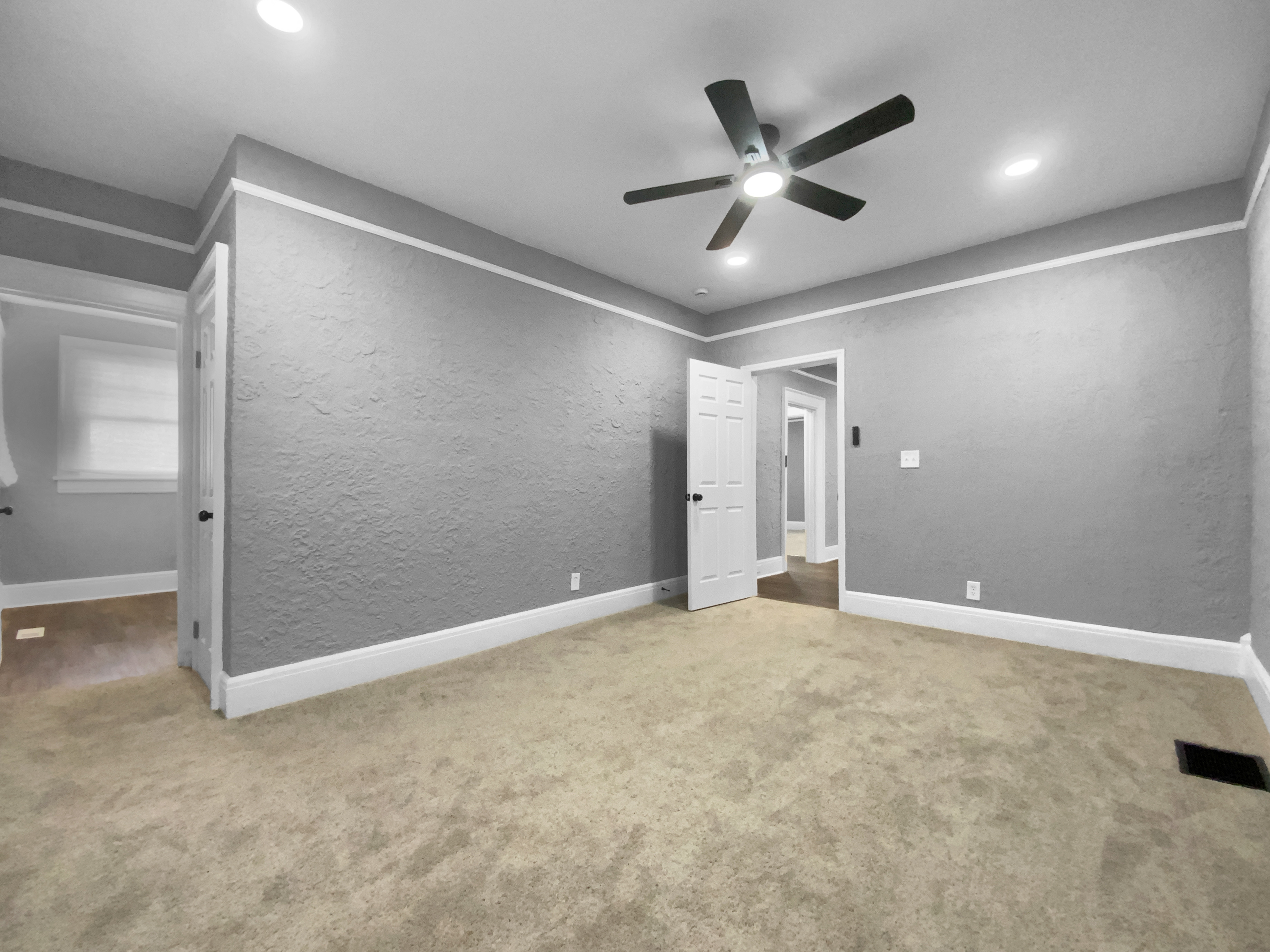 Photo 11 of 21 of 1033 Graymont Ave W, Birmingham, AL