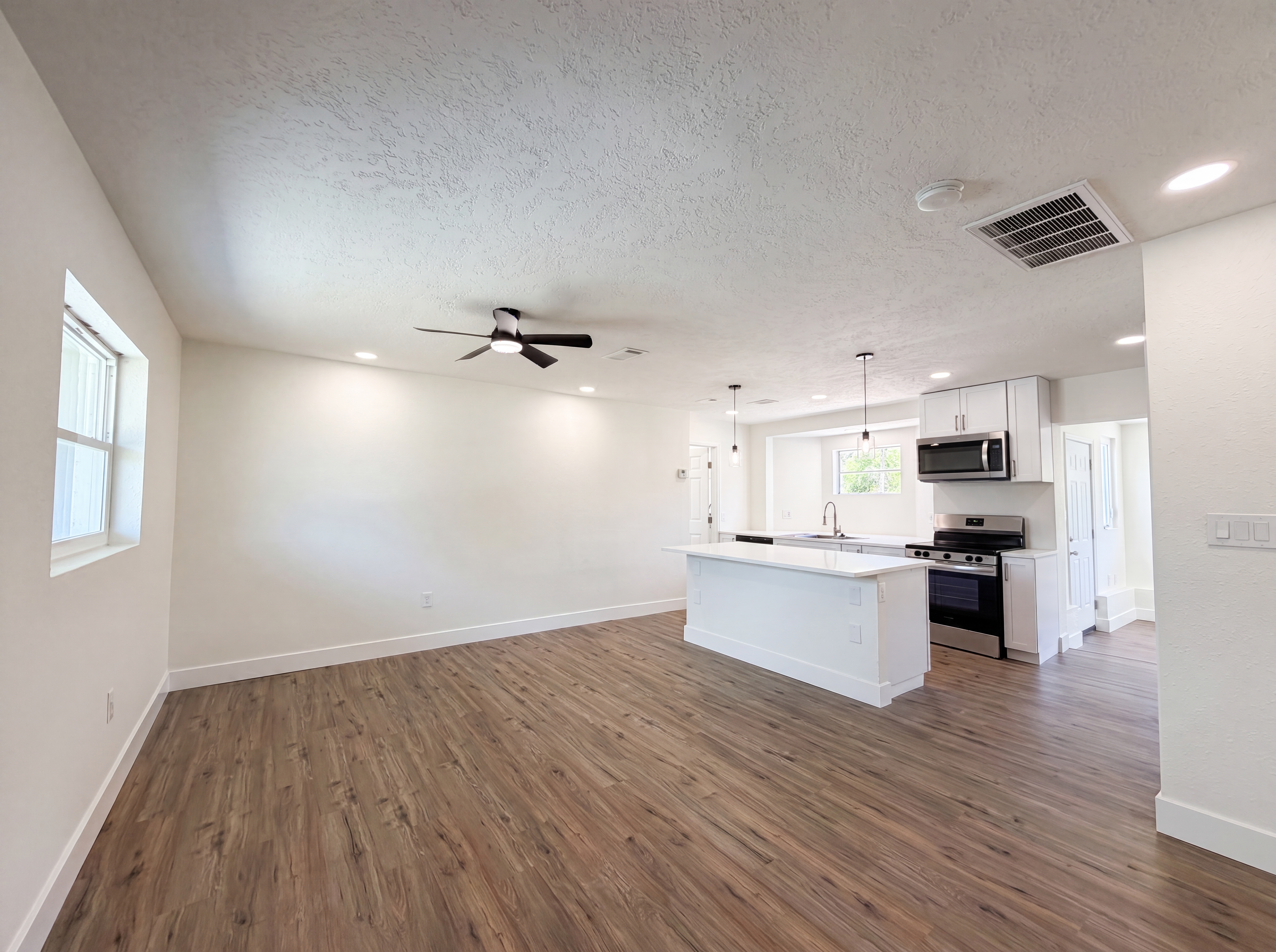 Photo 6 of 23 of 561 Yale Rd, Venice, FL