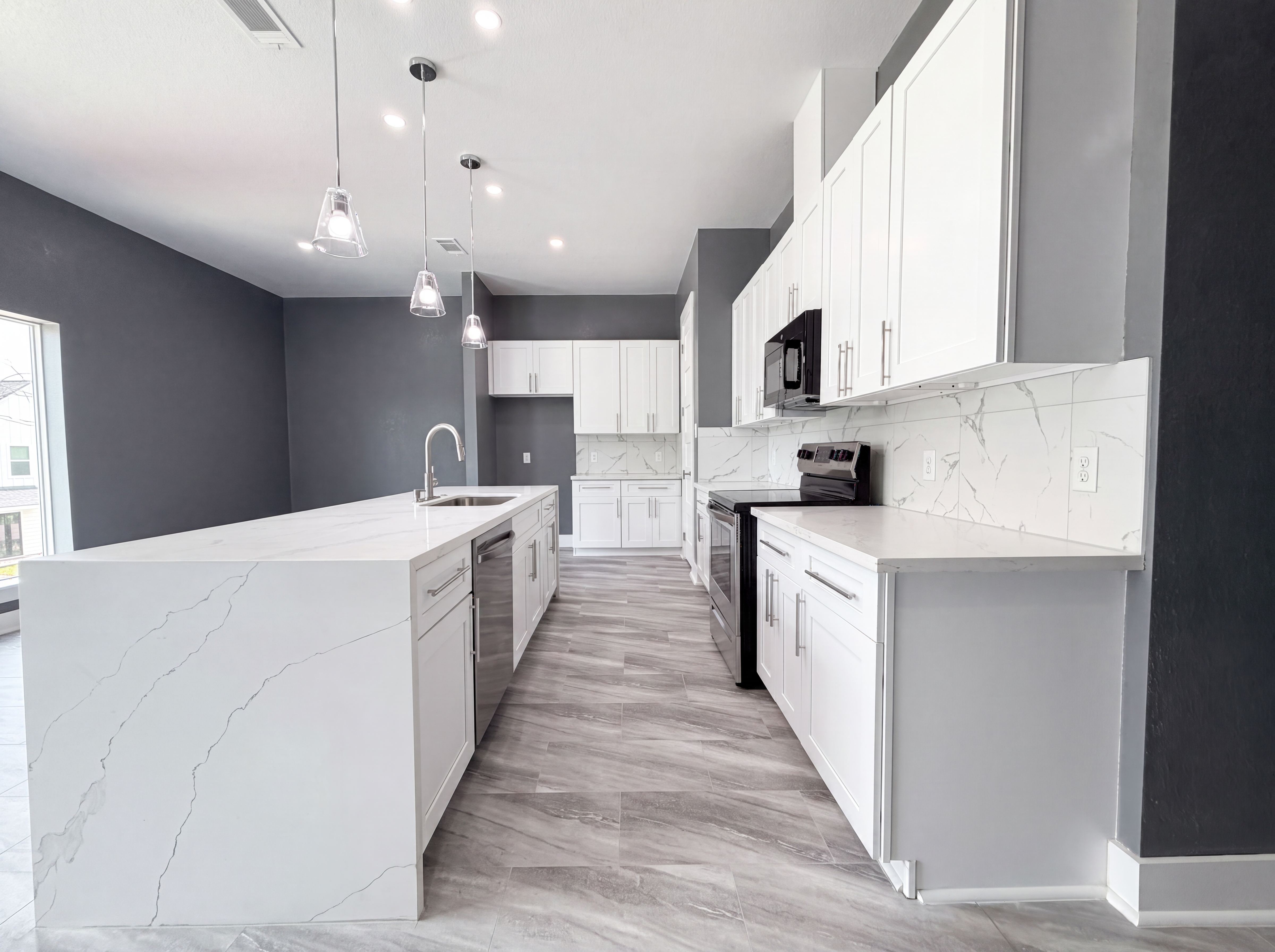 Photo 2 of 19 of 4704 Ward St, Houston, TX