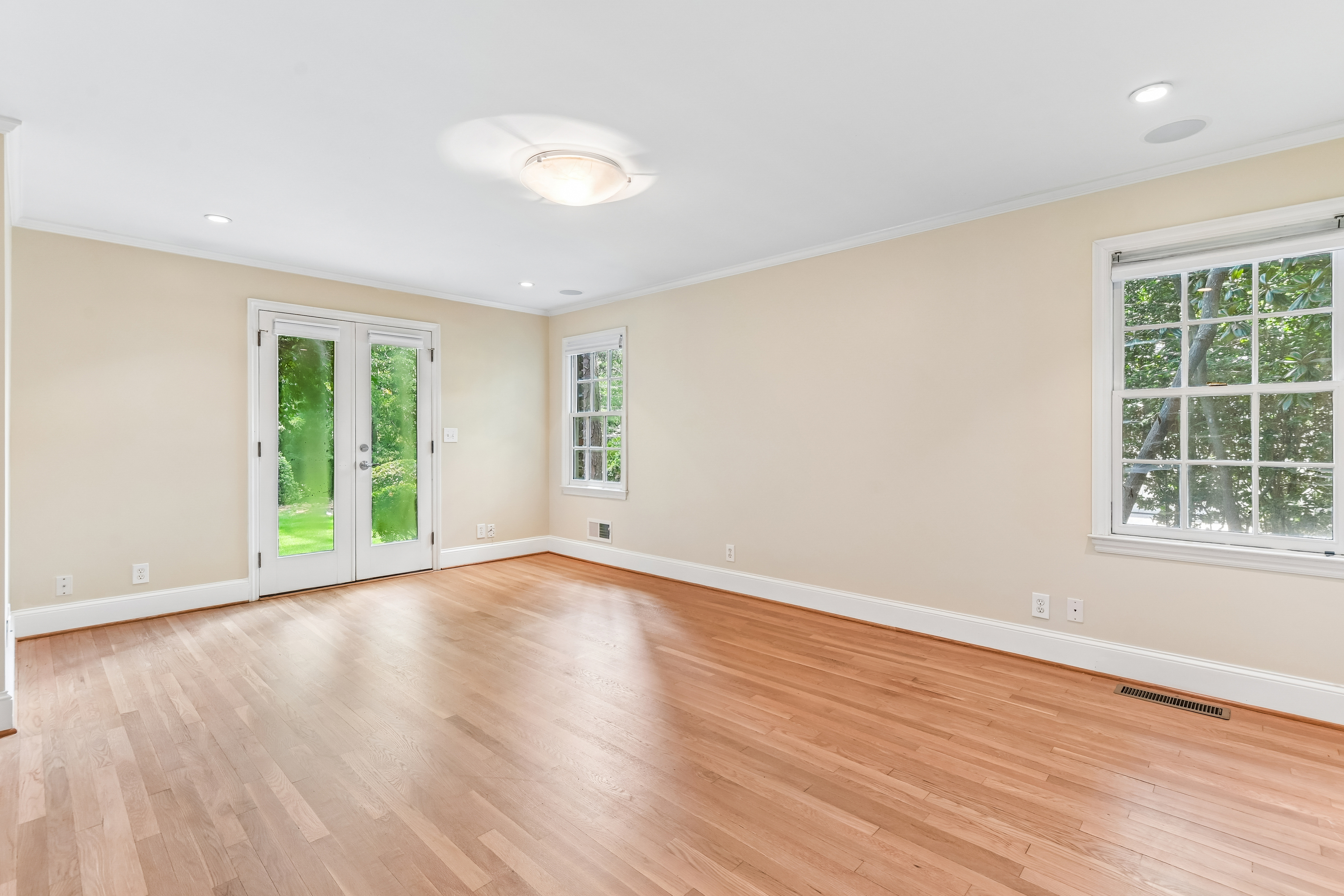 Photo 59 of 87 of 3135 Spalding Dr, Atlanta, GA