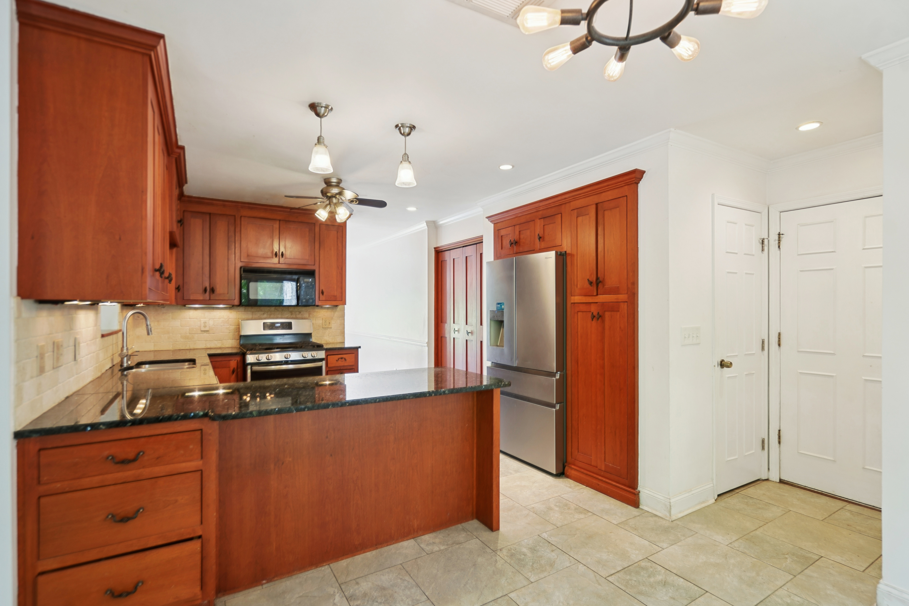 Photo 16 of 30 of 1172 Dogwood Forest Dr NE, Marietta, GA