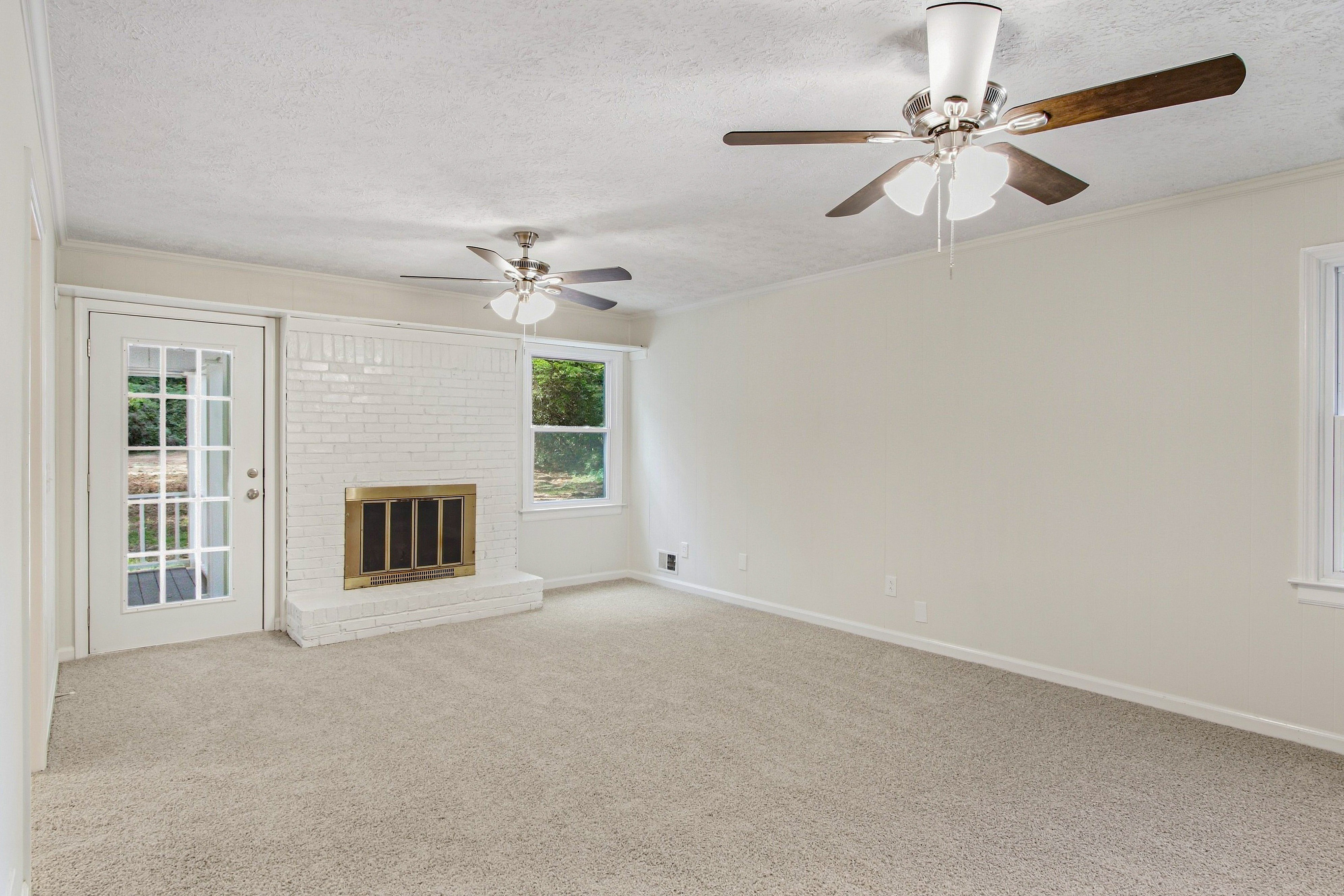 Photo 14 of 45 of 2215 Angela Dr SW, Lilburn, GA