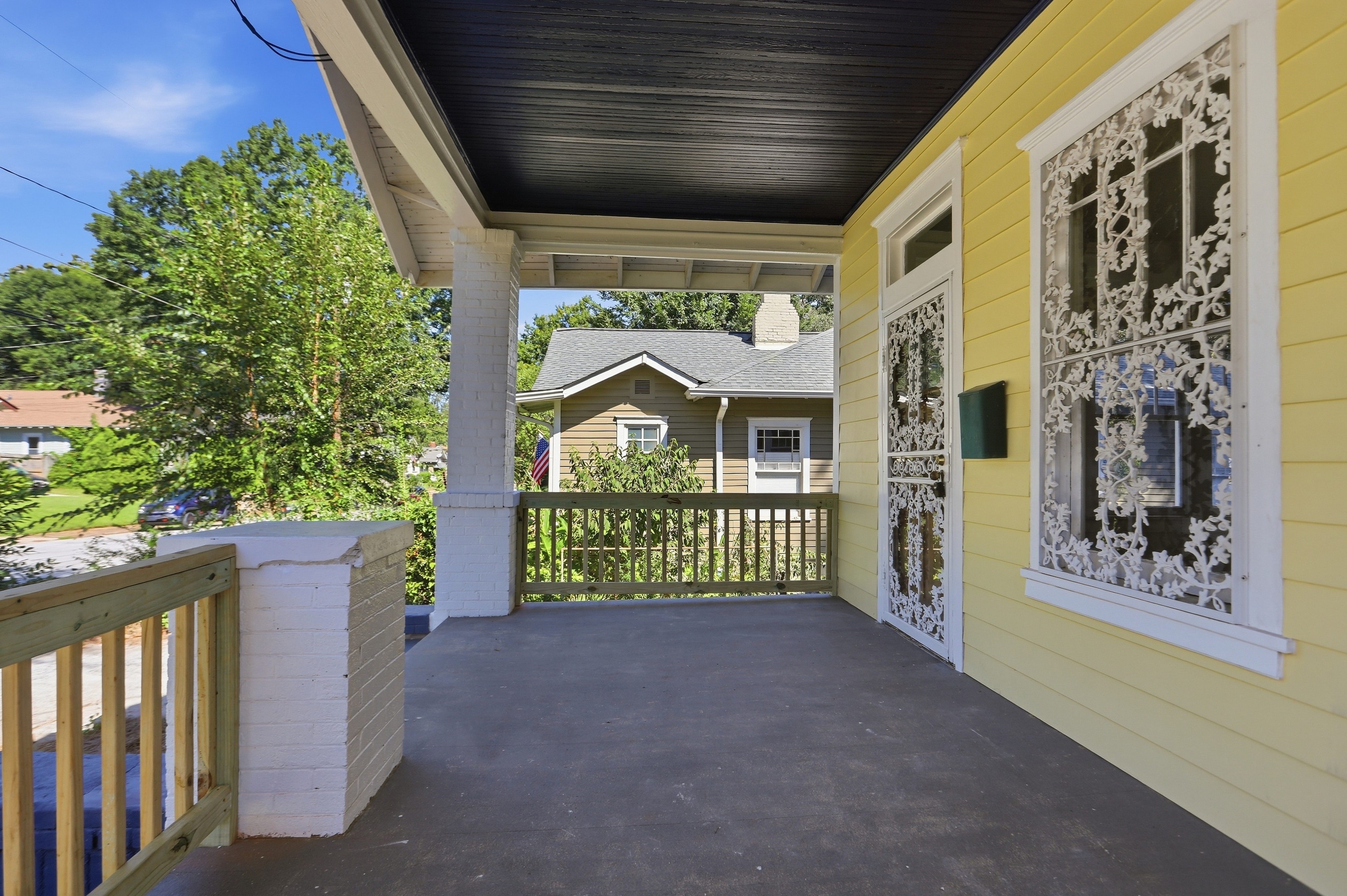Photo 6 of 22 of 1470 Graham St SW, Atlanta, GA