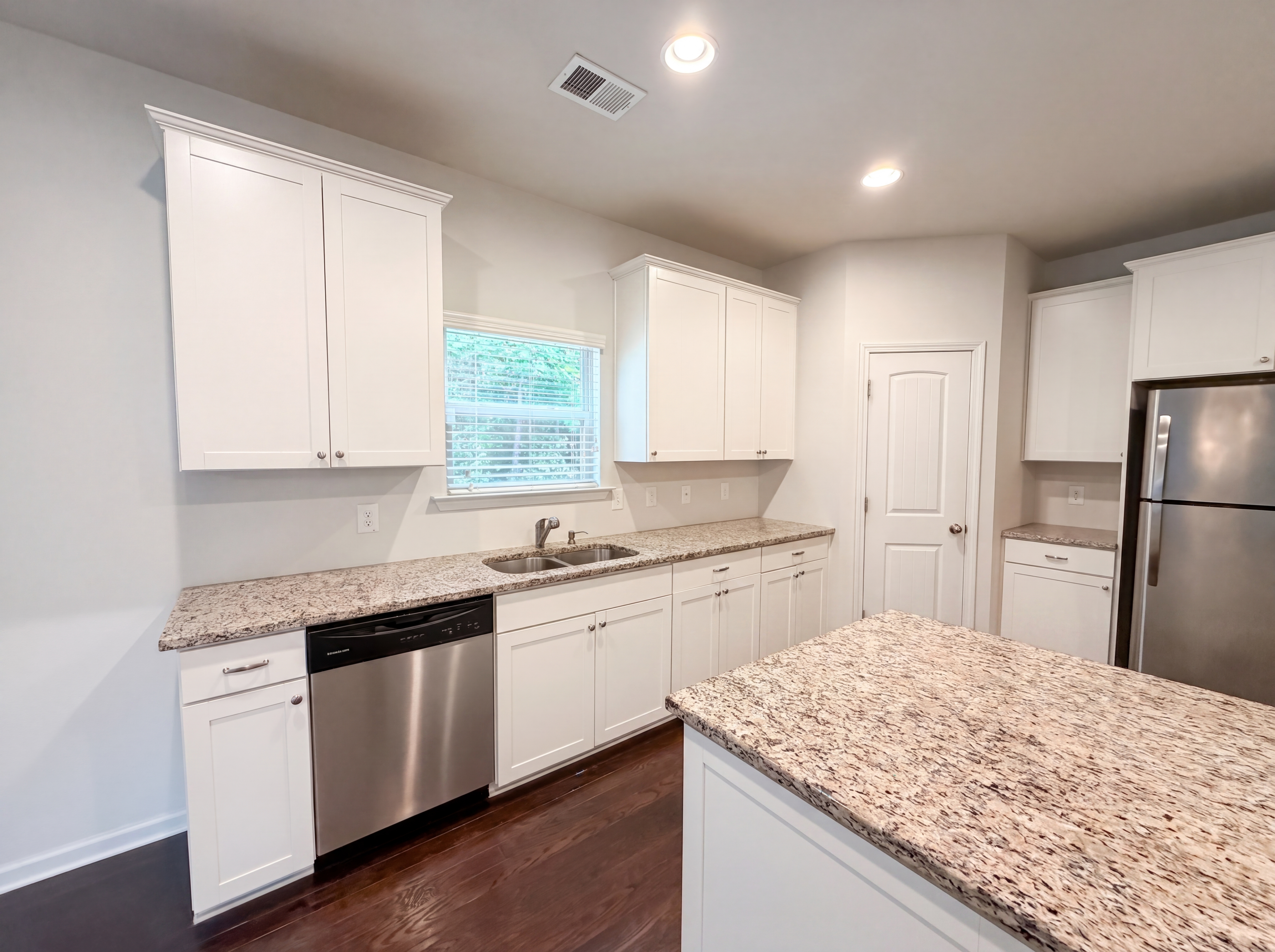 Photo 14 of 35 of 359 Holbrook Dr, Dallas, GA