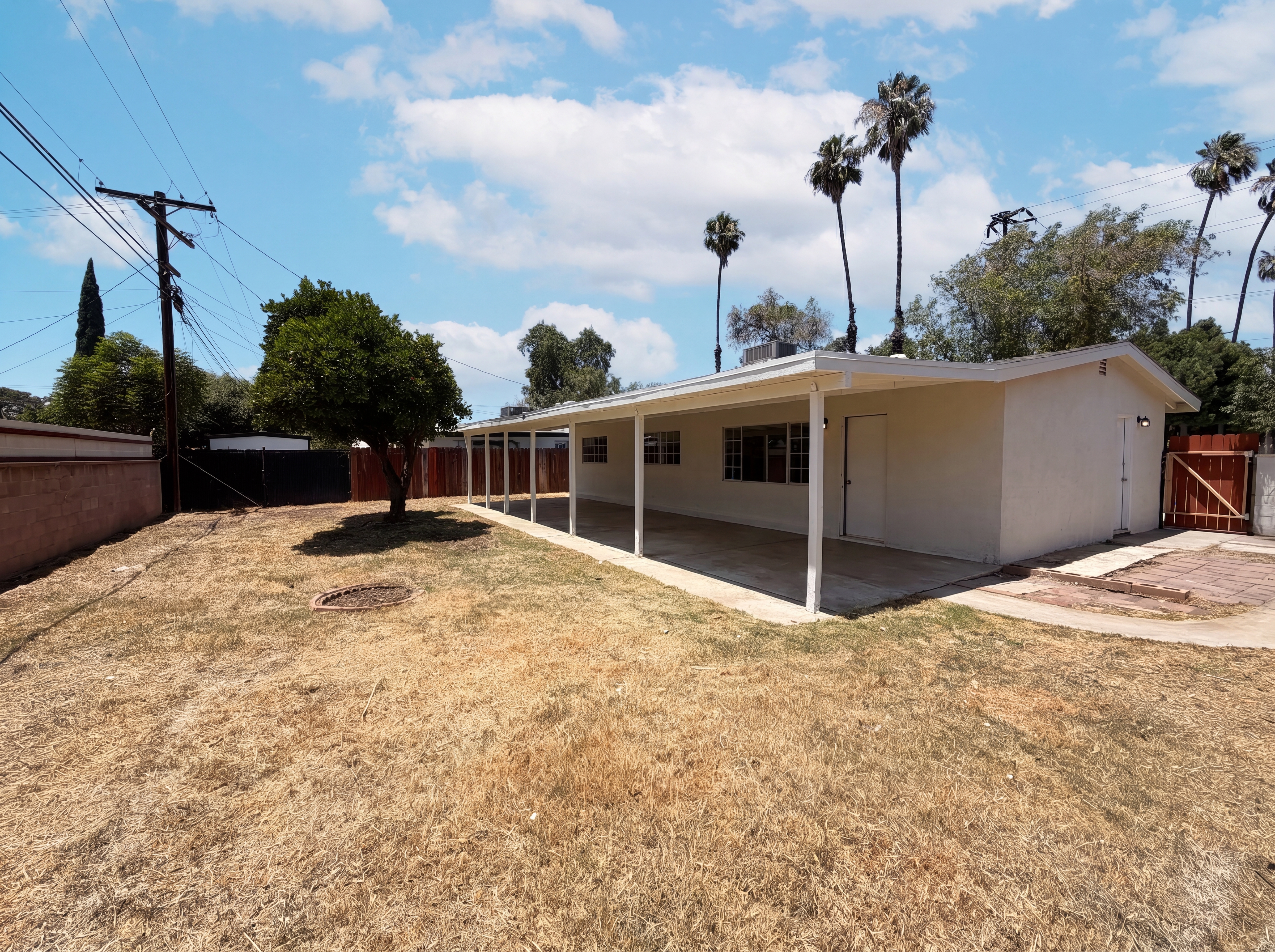 Photo 5 of 23 of 5630 Dewey Ave, Riverside, CA