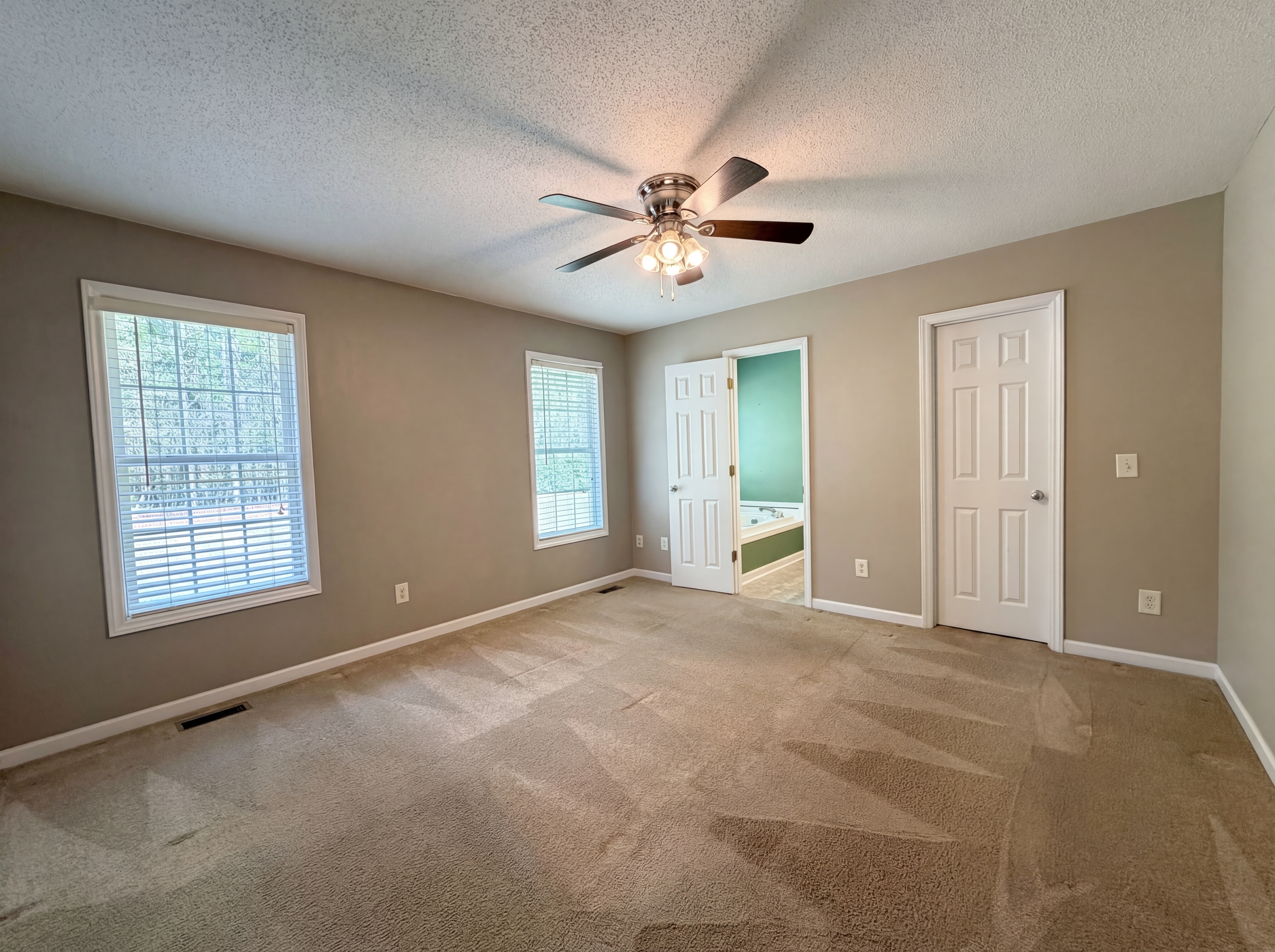 Photo 9 of 16 of 2037 Fairview Ln, Sanford, NC