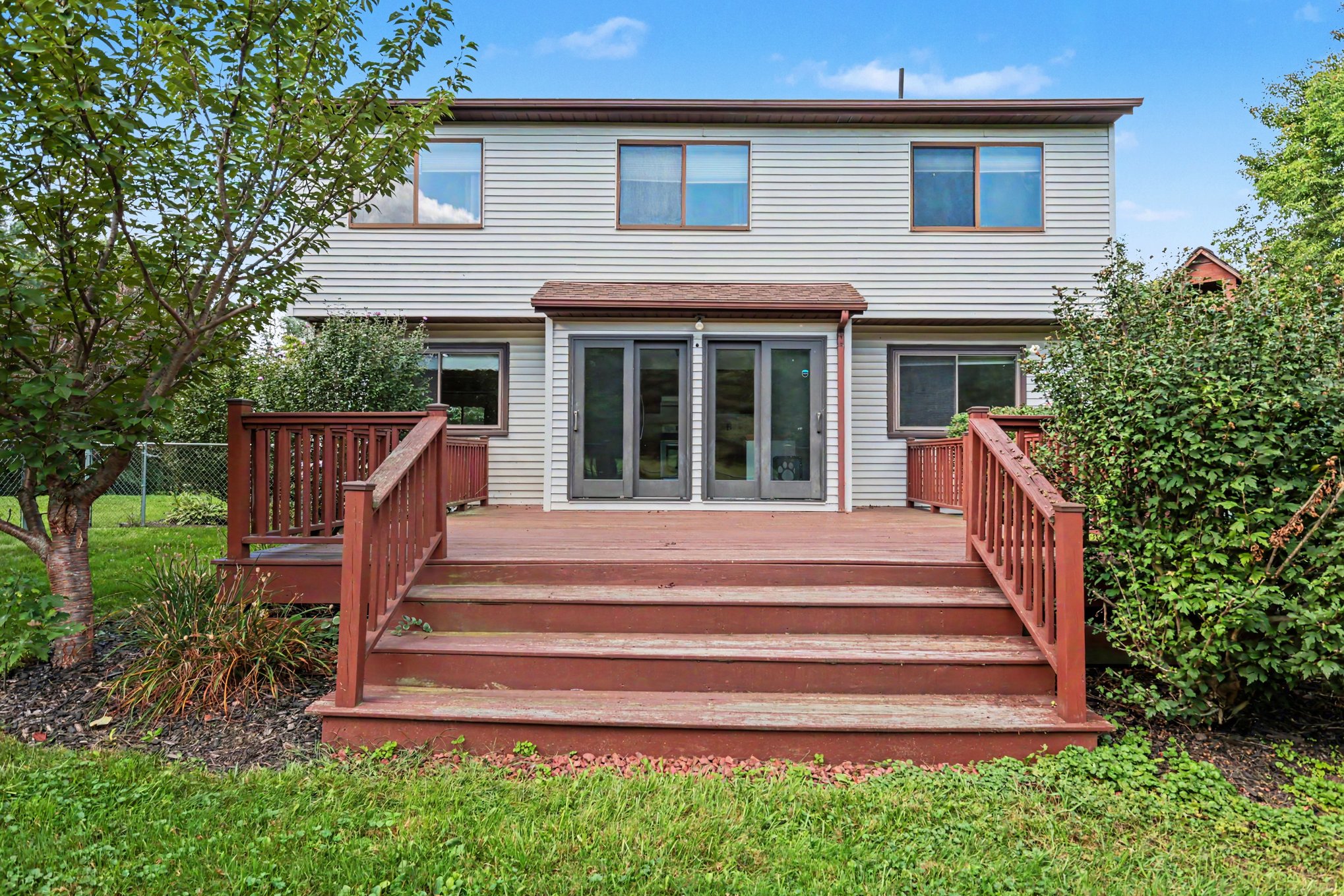 Photo 5 of 18 of 9875 Mentor Rd, Chardon, OH