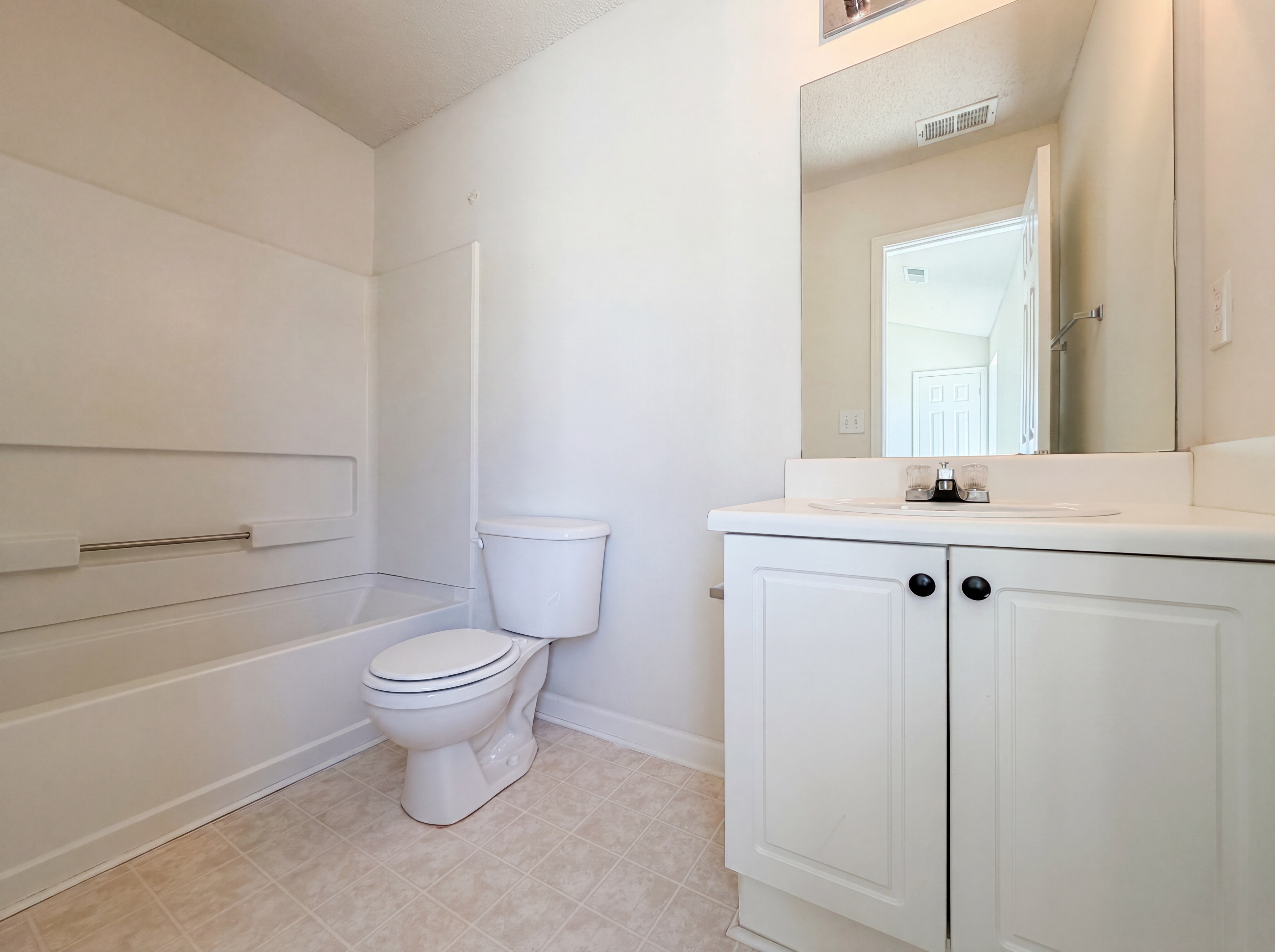 Photo 19 of 25 of 172 Watercress Ct, Stockbridge, GA
