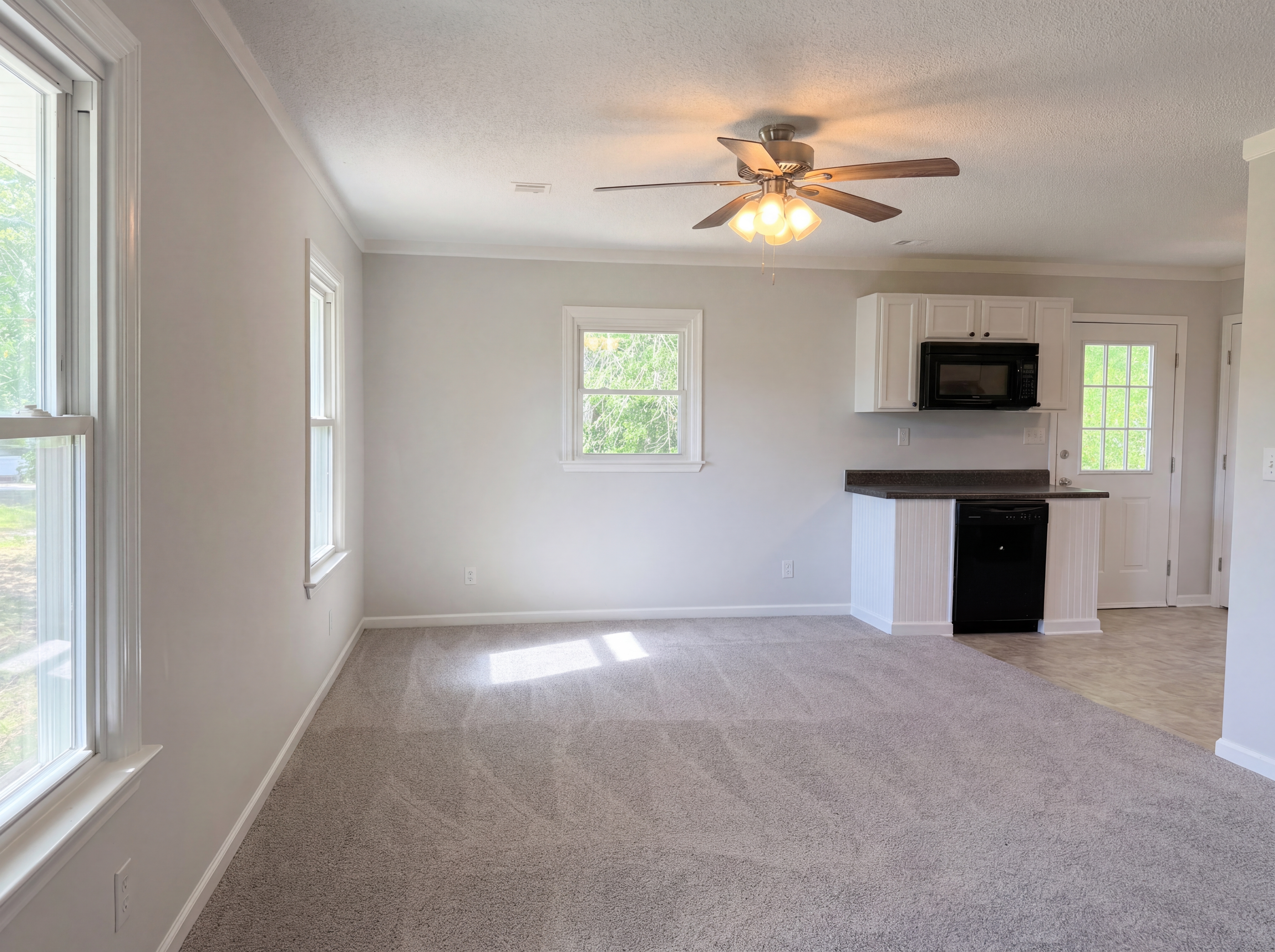 Photo 3 of 19 of 272 Wolfe Ln, Inman, SC