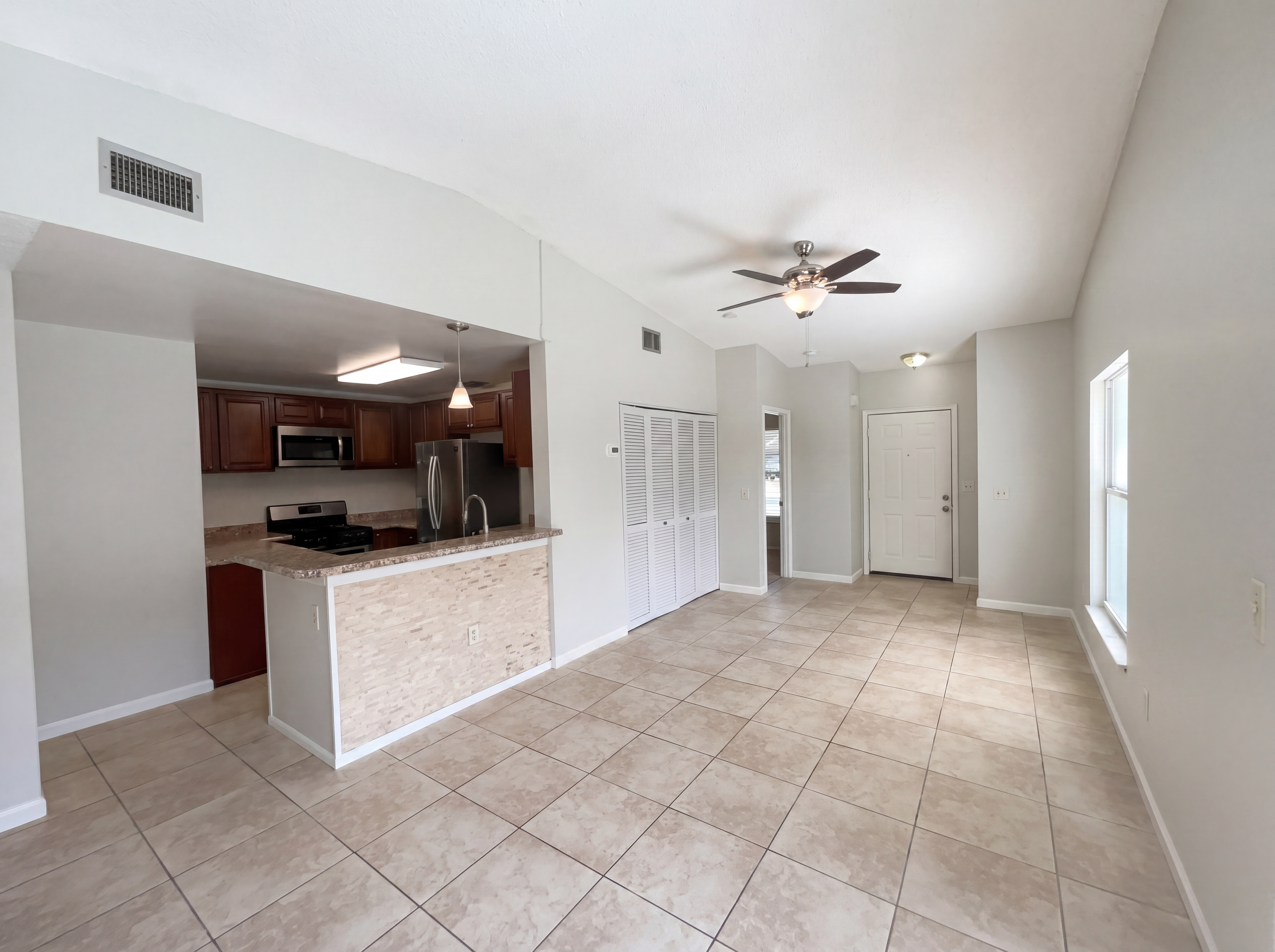 Photo 6 of 23 of 1015 Westside Dr, Winter Garden, FL