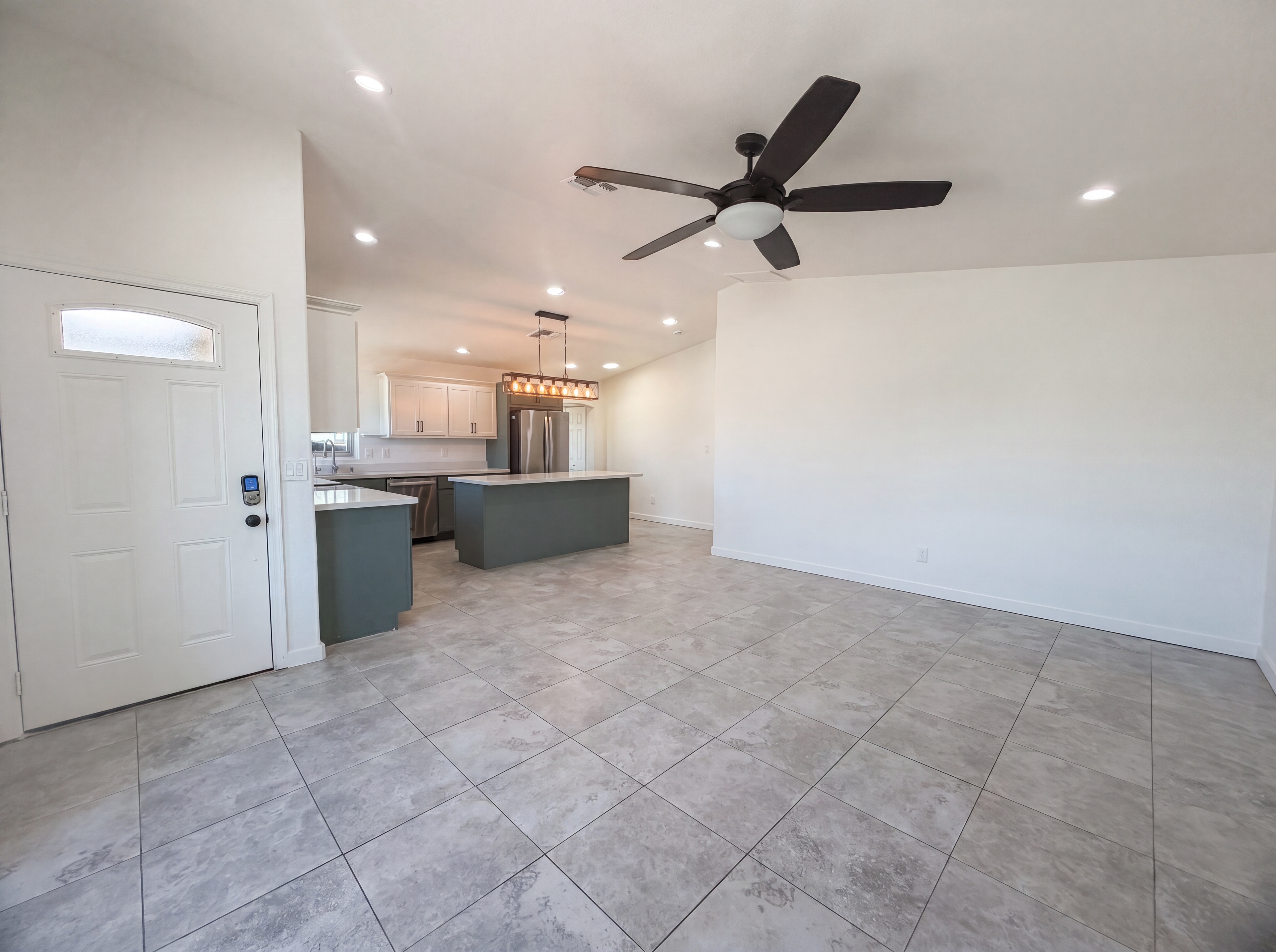Photo 3 of 19 of 11031 E Vine Ave, Mesa, AZ