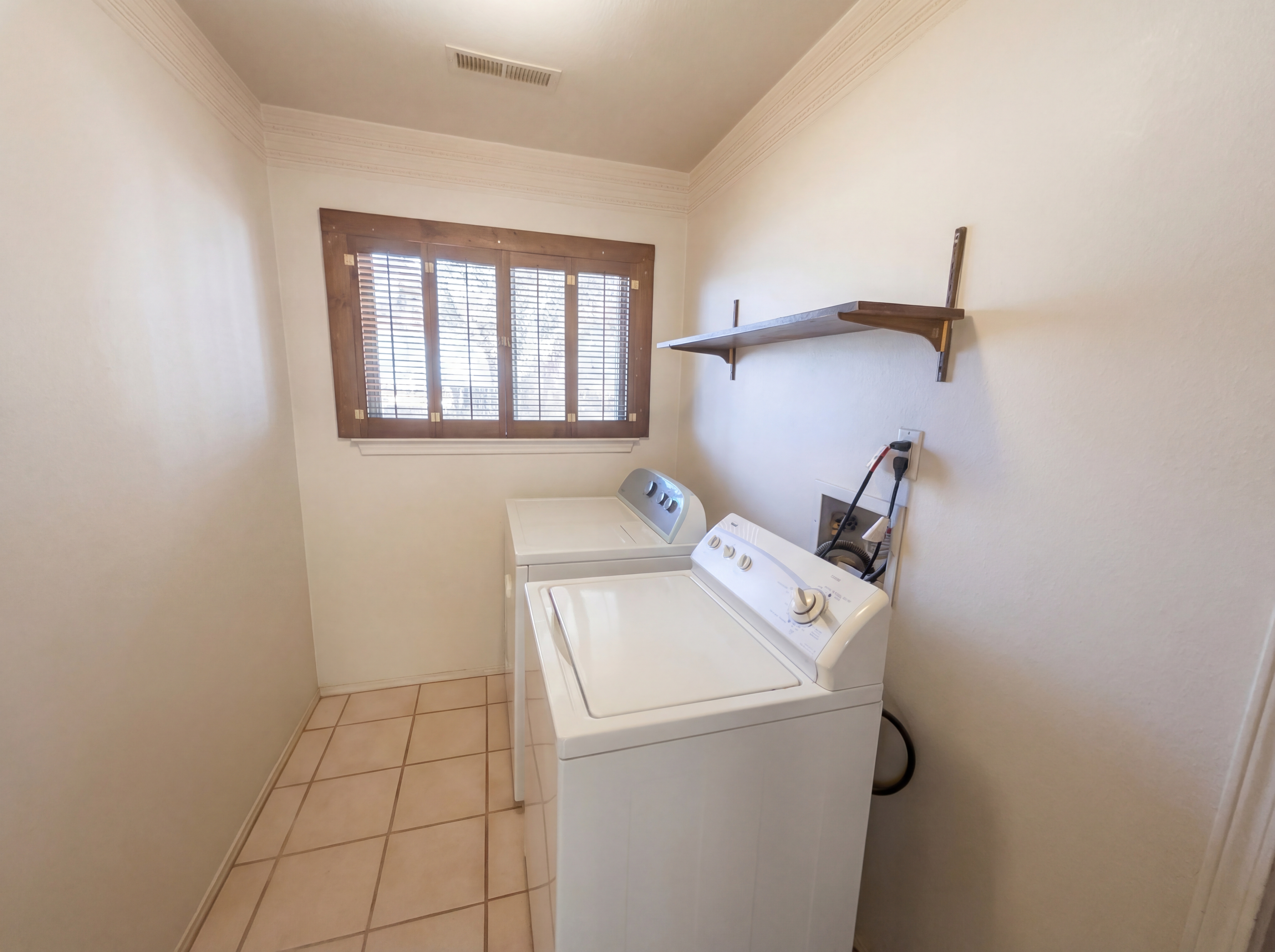 Photo 16 of 24 of 7212 Derickson Ave NE, Albuquerque, NM
