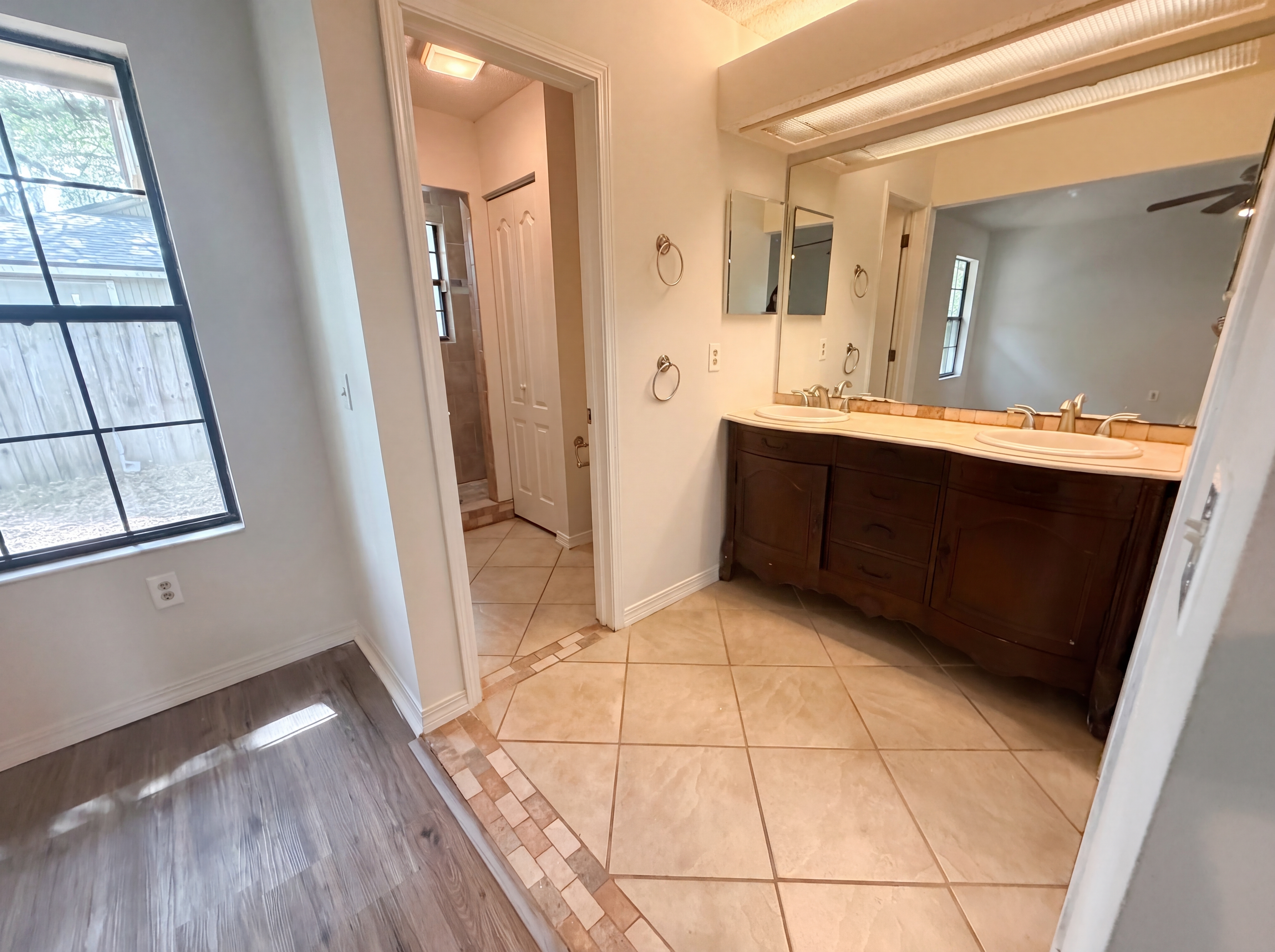 Photo 16 of 20 of 3160 Bridgeview Dr, Jacksonville, FL