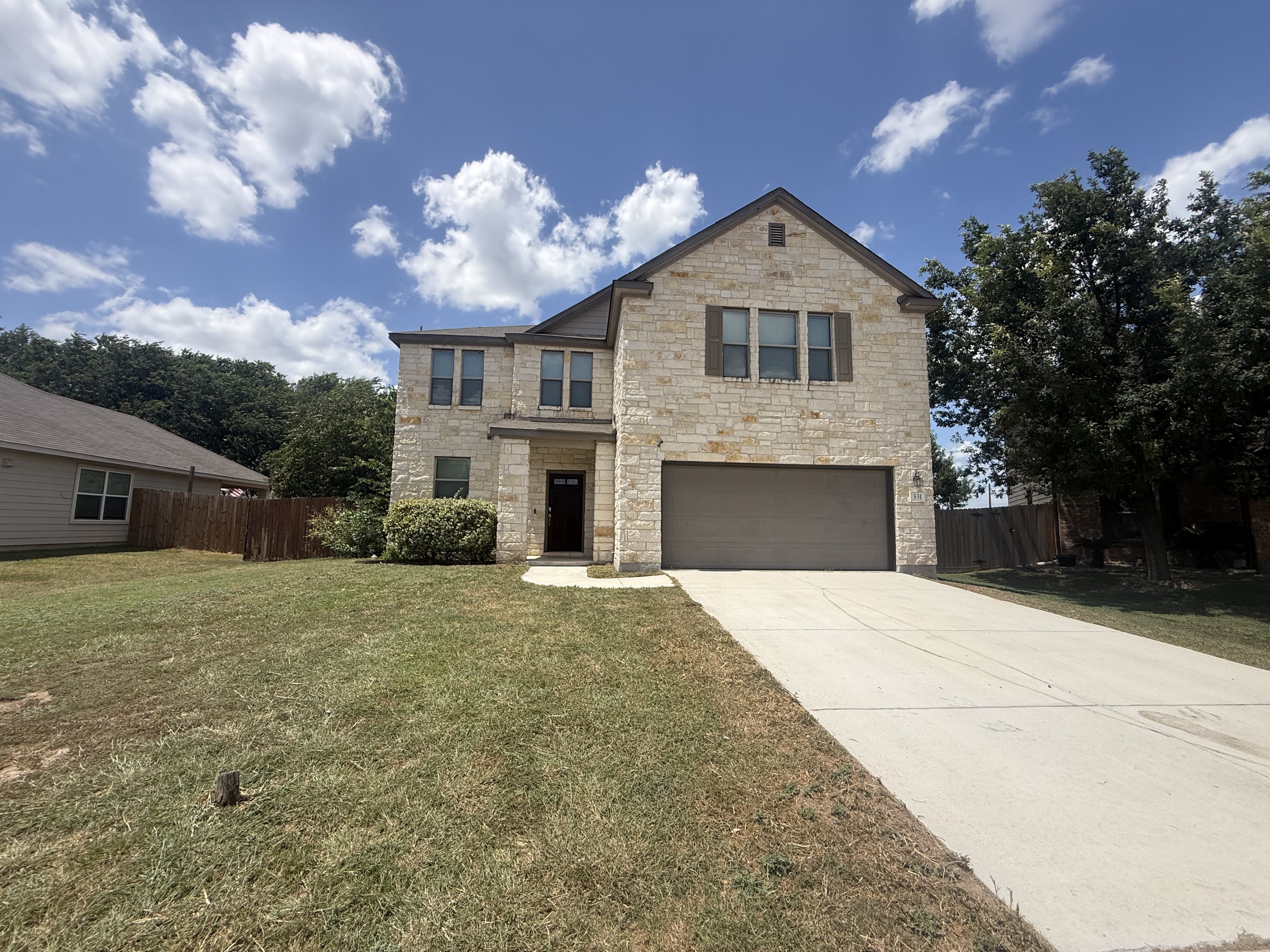 Photo 4 of 32 of 331 Joshua Hl, New Braunfels, TX