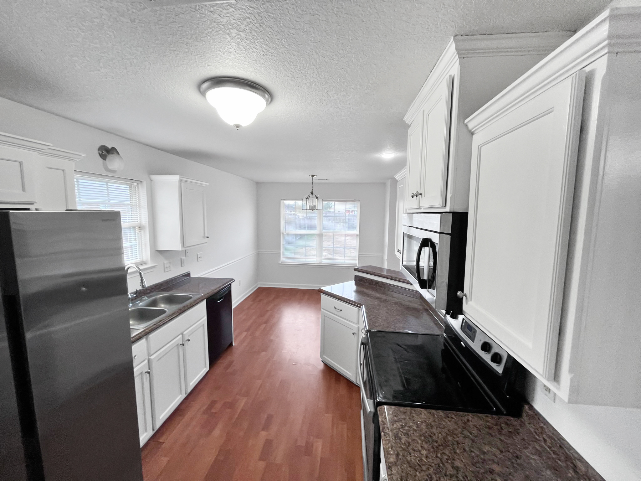 Photo 2 of 15 of 123 Grandview Dr, Hinesville, GA