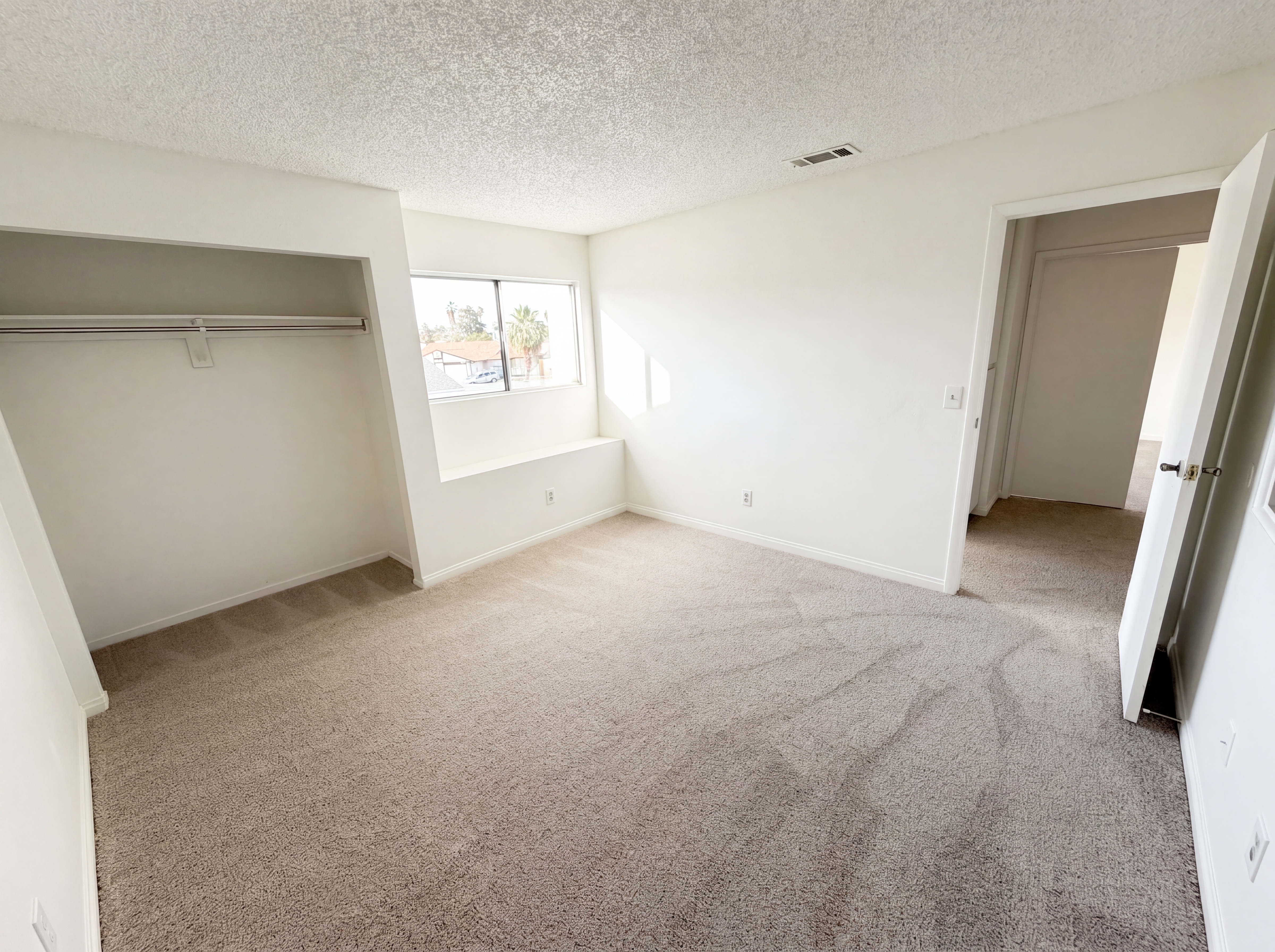 Photo 15 of 28 of 5631 Vineyard Ln, Las Vegas, NV