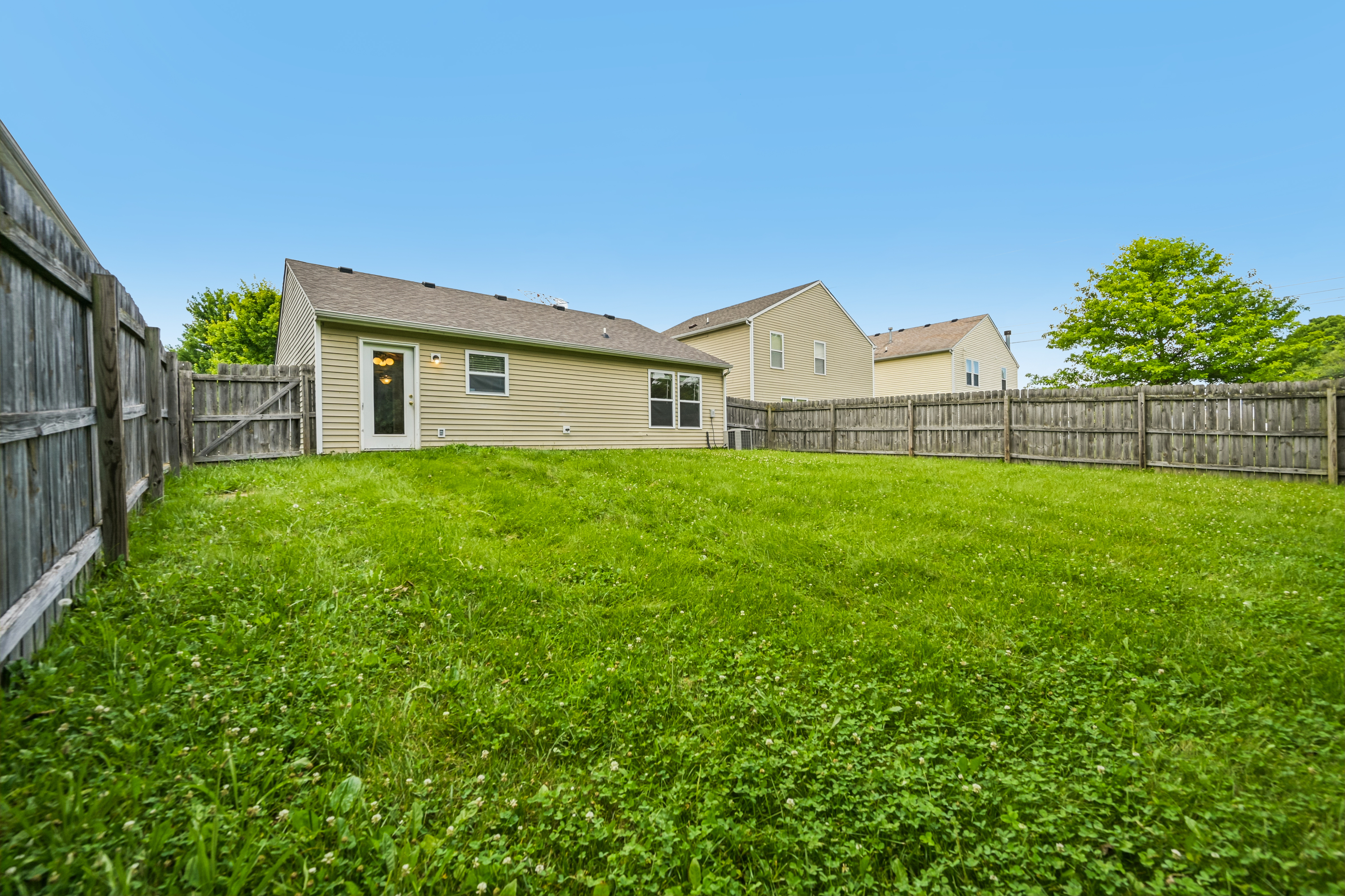 Photo 26 of 29 of 11355 Congaree Way, Indianapolis, IN