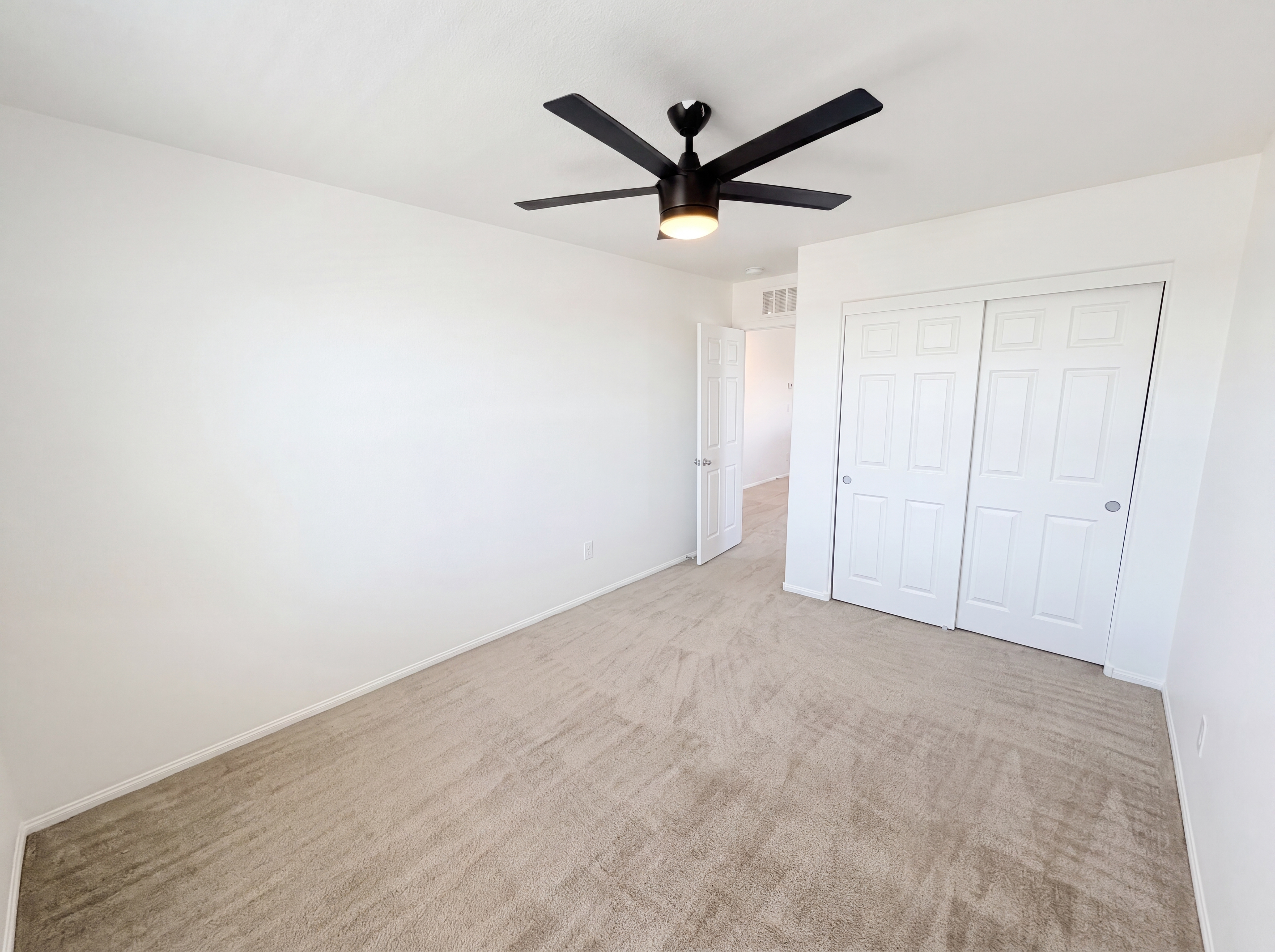 Photo 19 of 43 of 932 E Dorrell Ln, North Las Vegas, NV
