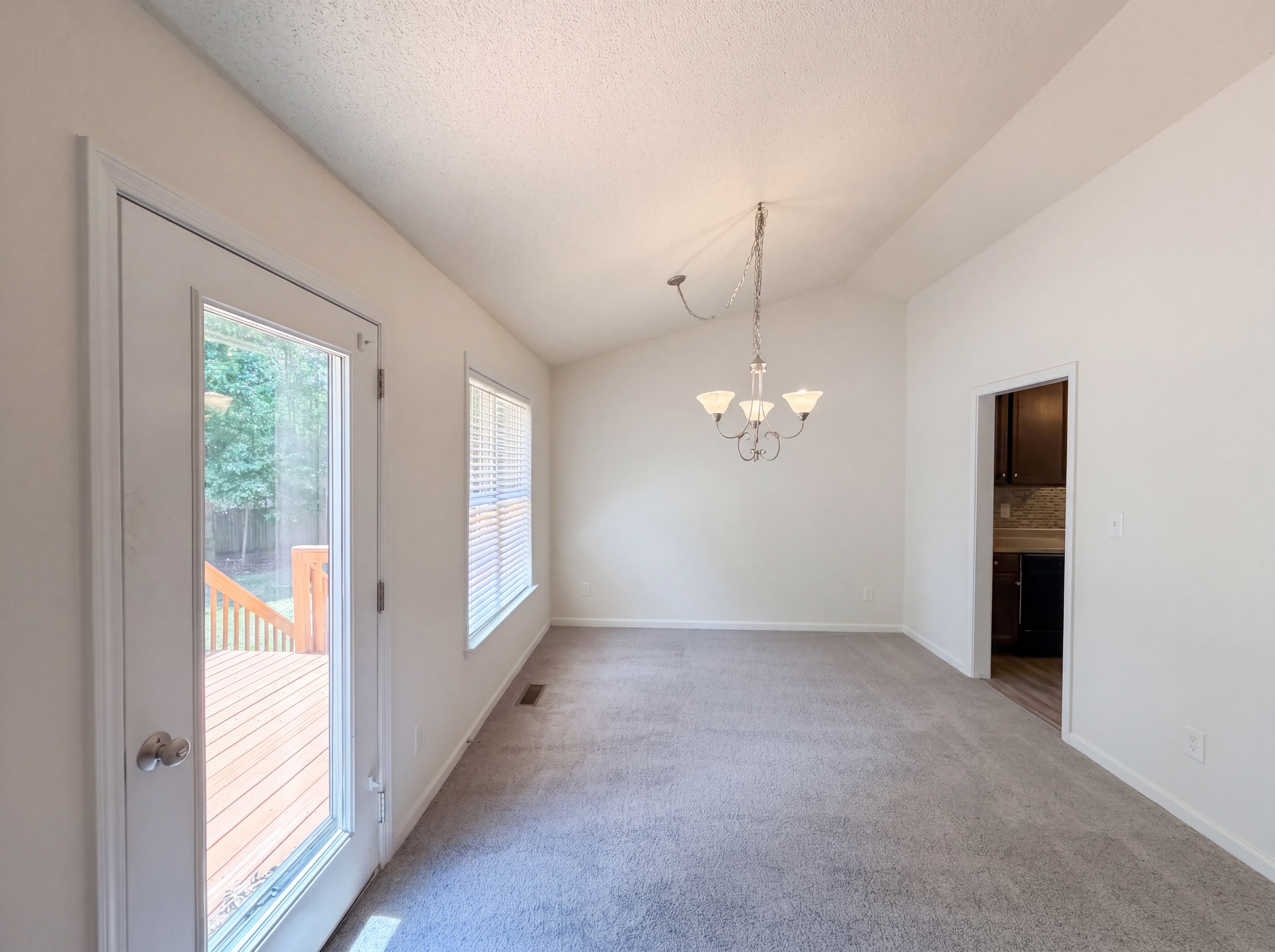 Photo 10 of 19 of 470 Kinsman Ct, Fuquay Varina, NC