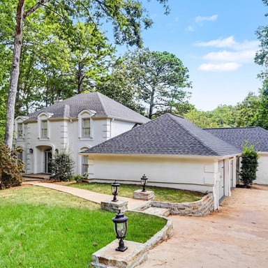 Property photo 1 of 1941 River Way Dr