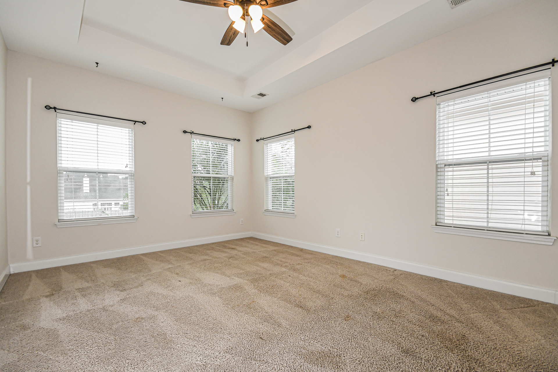 Photo 8 of 20 of 1055 Ashley Garden Blvd, Charleston, SC