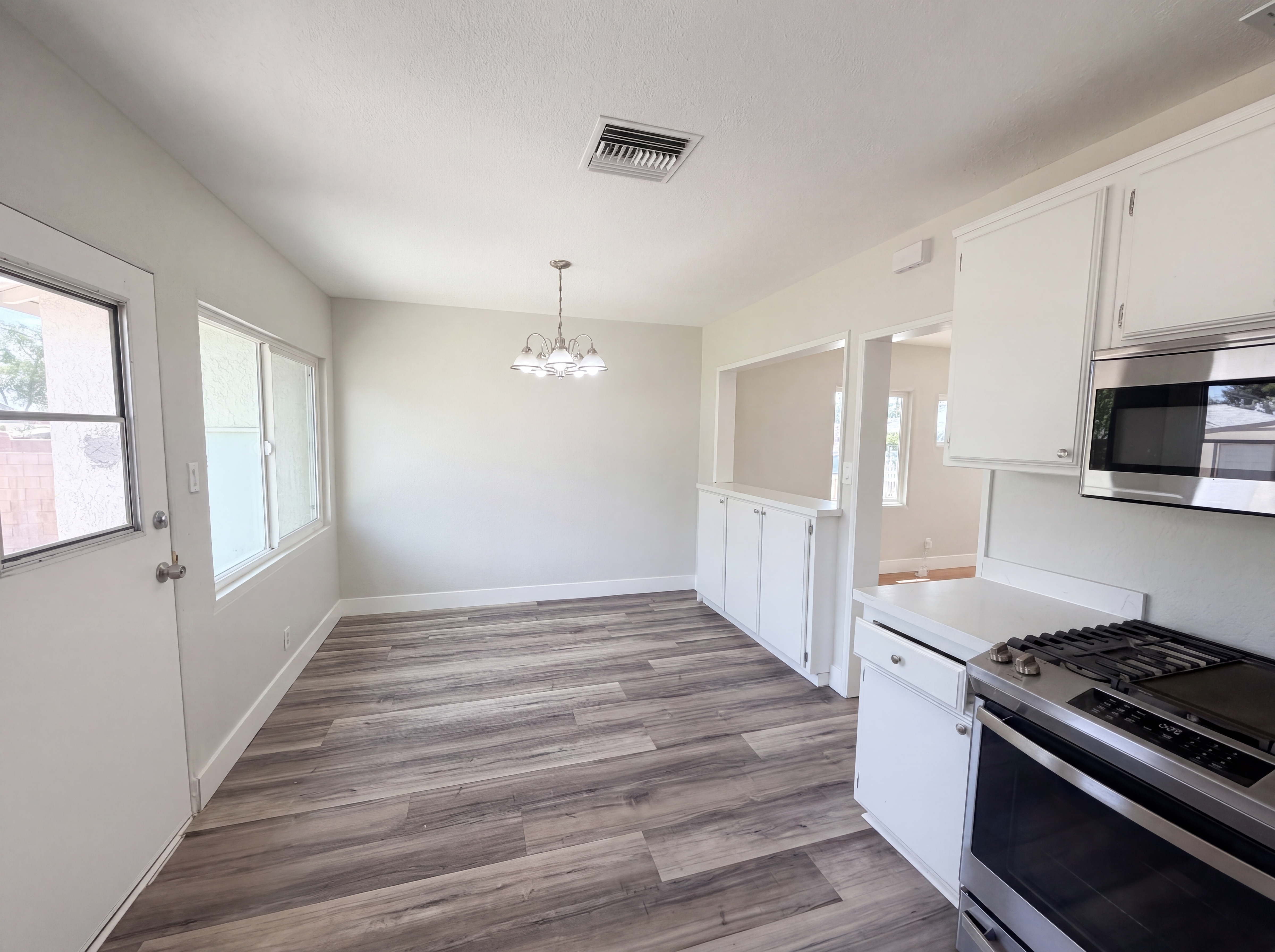 Photo 8 of 26 of 1441 Pepper Tree Ln, San Bernardino, CA