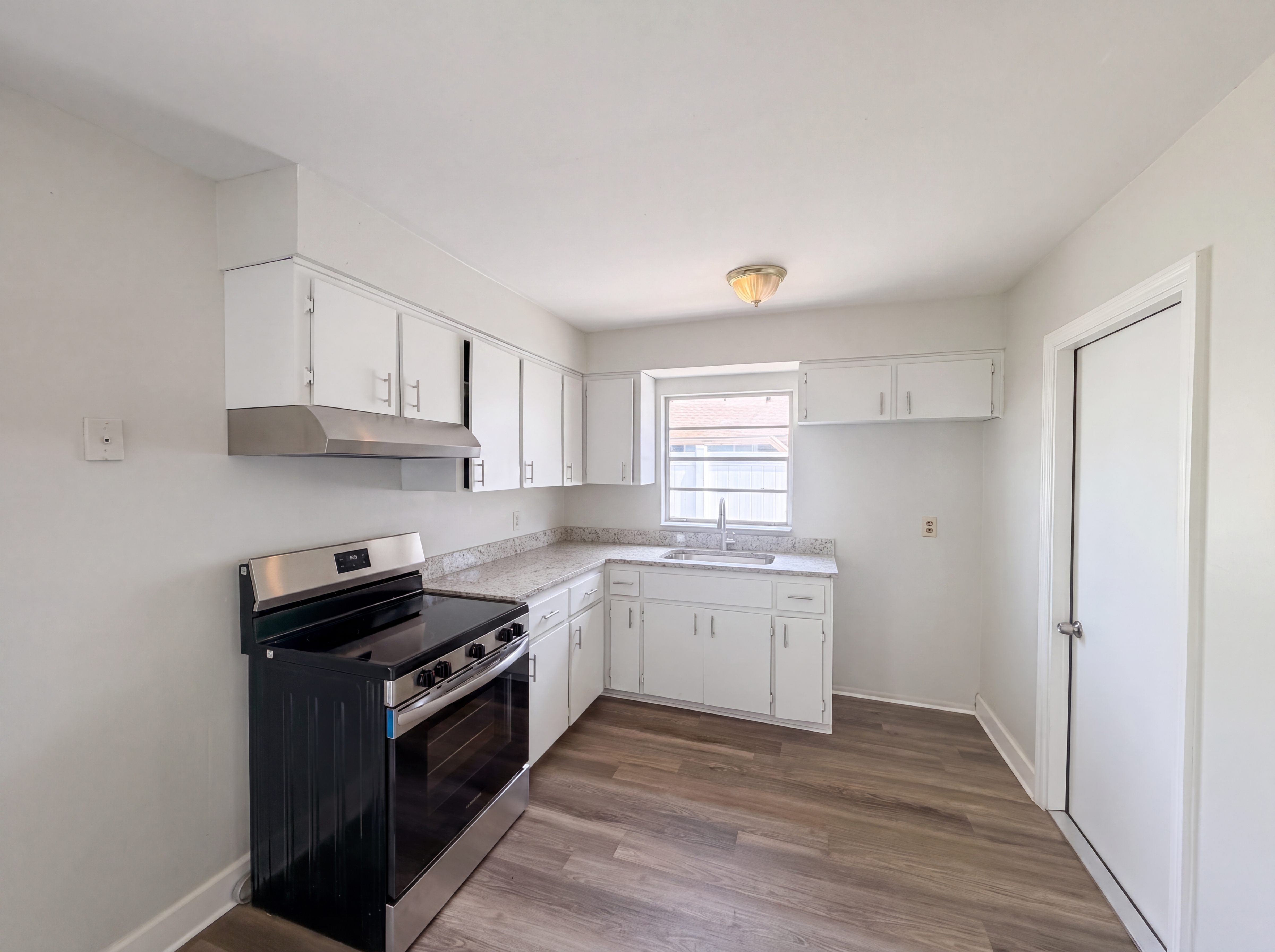 Photo 2 of 18 of 1114 N Forrest Ave, Kissimmee, FL
