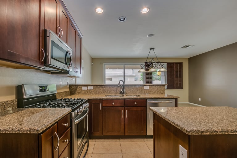 Photo 10 of 34 - 2230 E Wayland Dr, Phoenix, AZ 85040