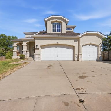 Property photo 1 of 4770 Paramount Pl