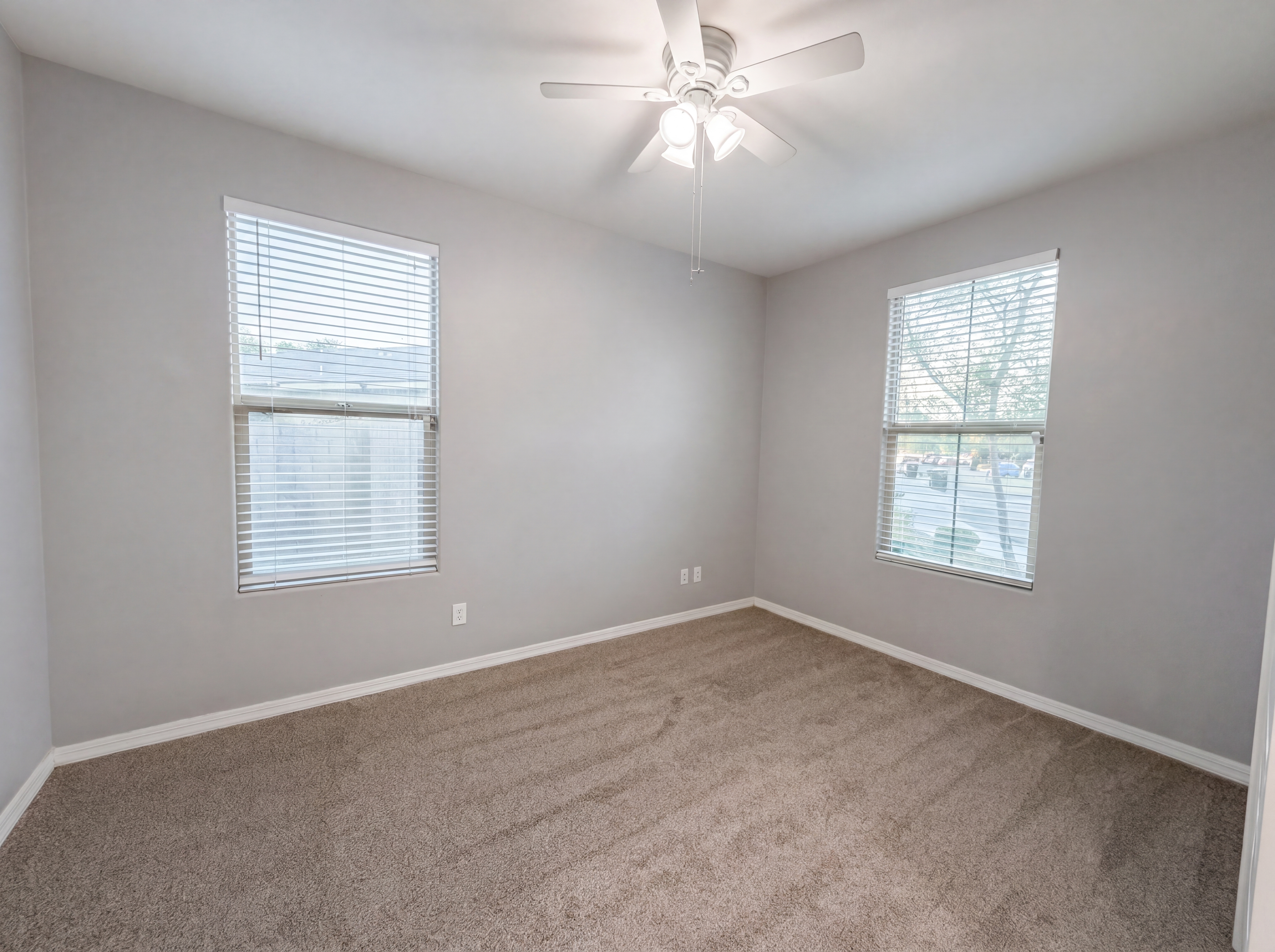 Photo 13 of 23 of 112 E Bernie Ln, Gilbert, AZ