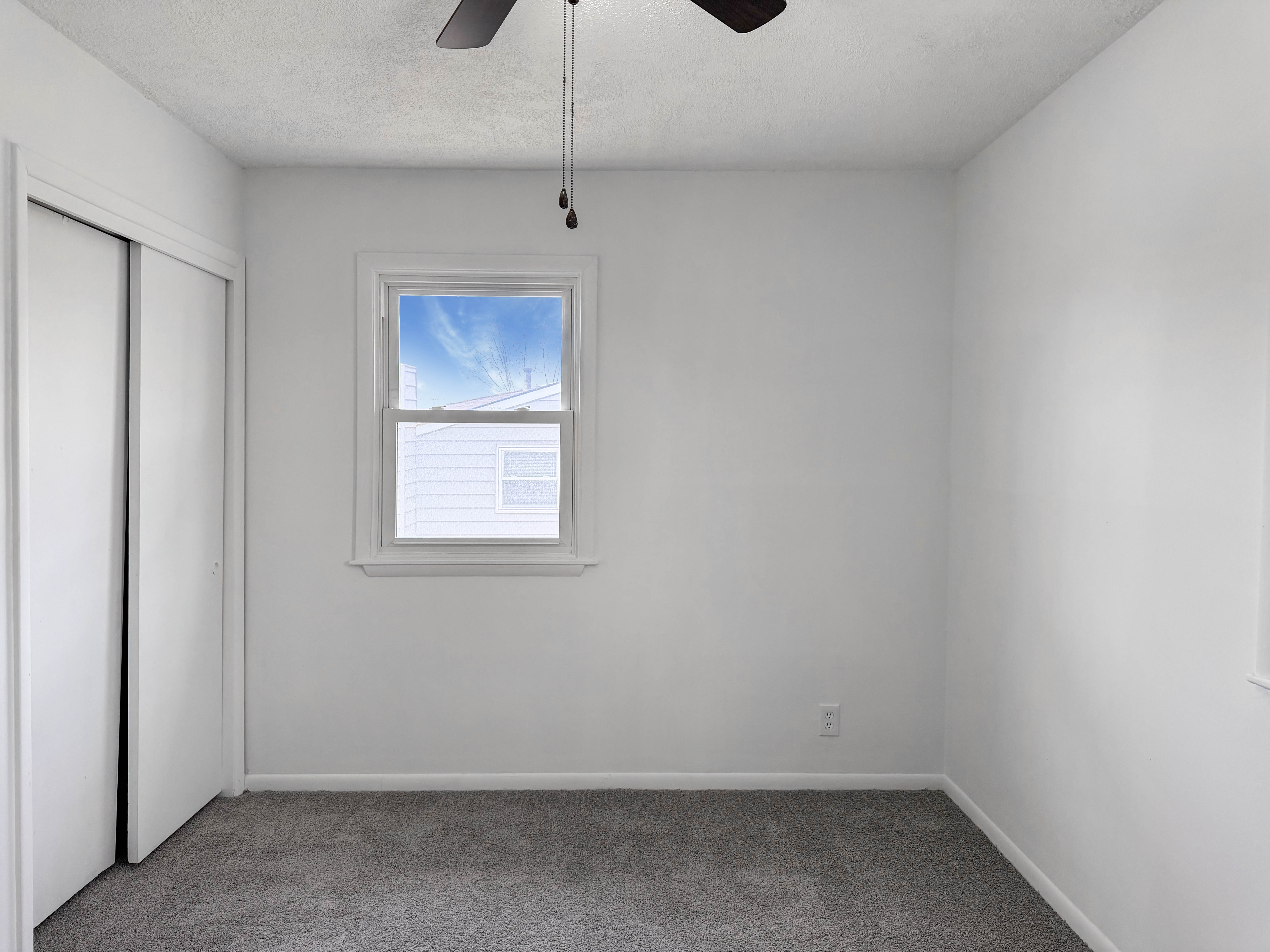 Photo 4 of 16 of 5342 N Palmer Ave, Kansas City, MO