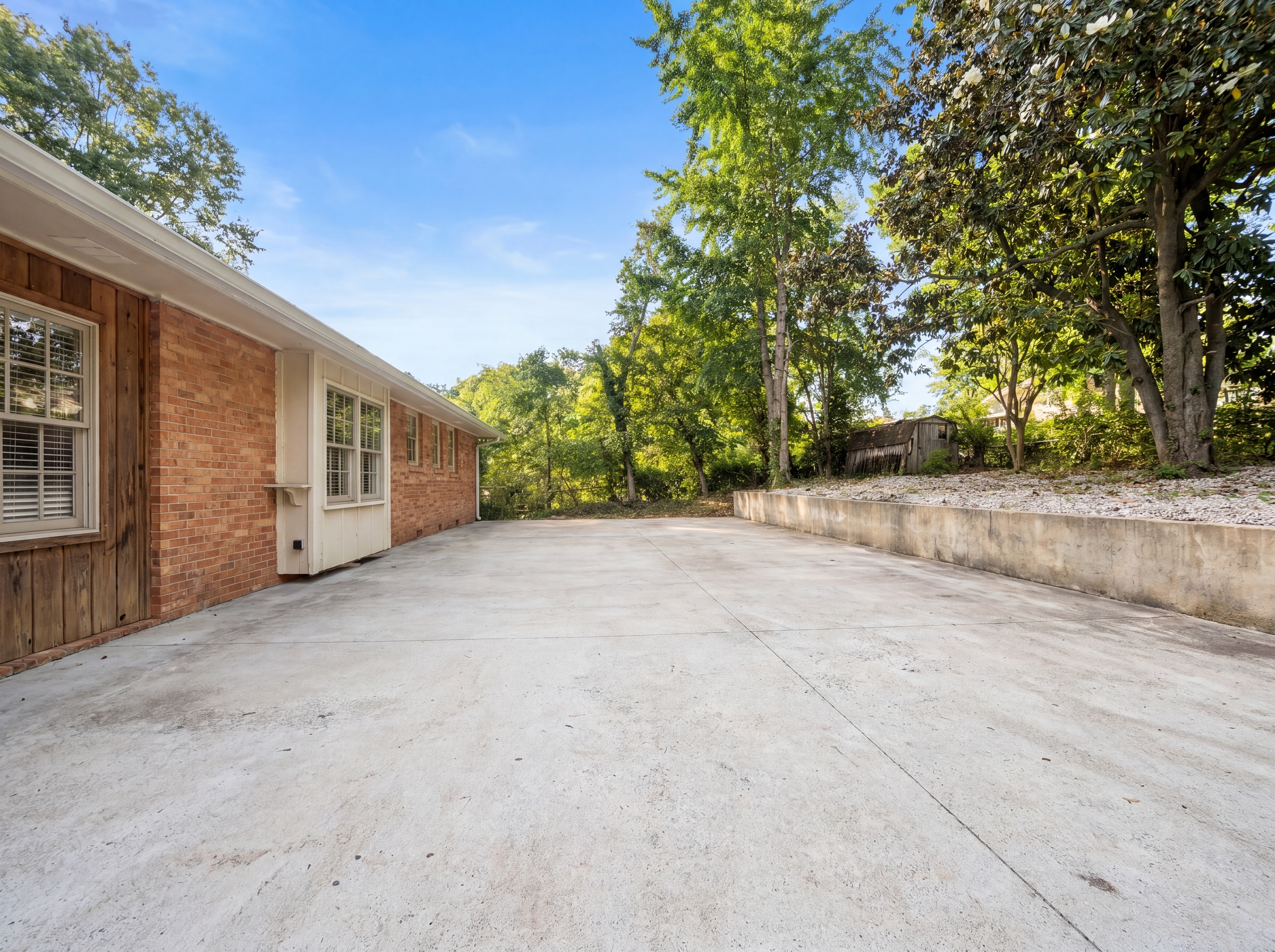 Photo 14 of 16 of 221 Sterry Ct, Antioch, TN