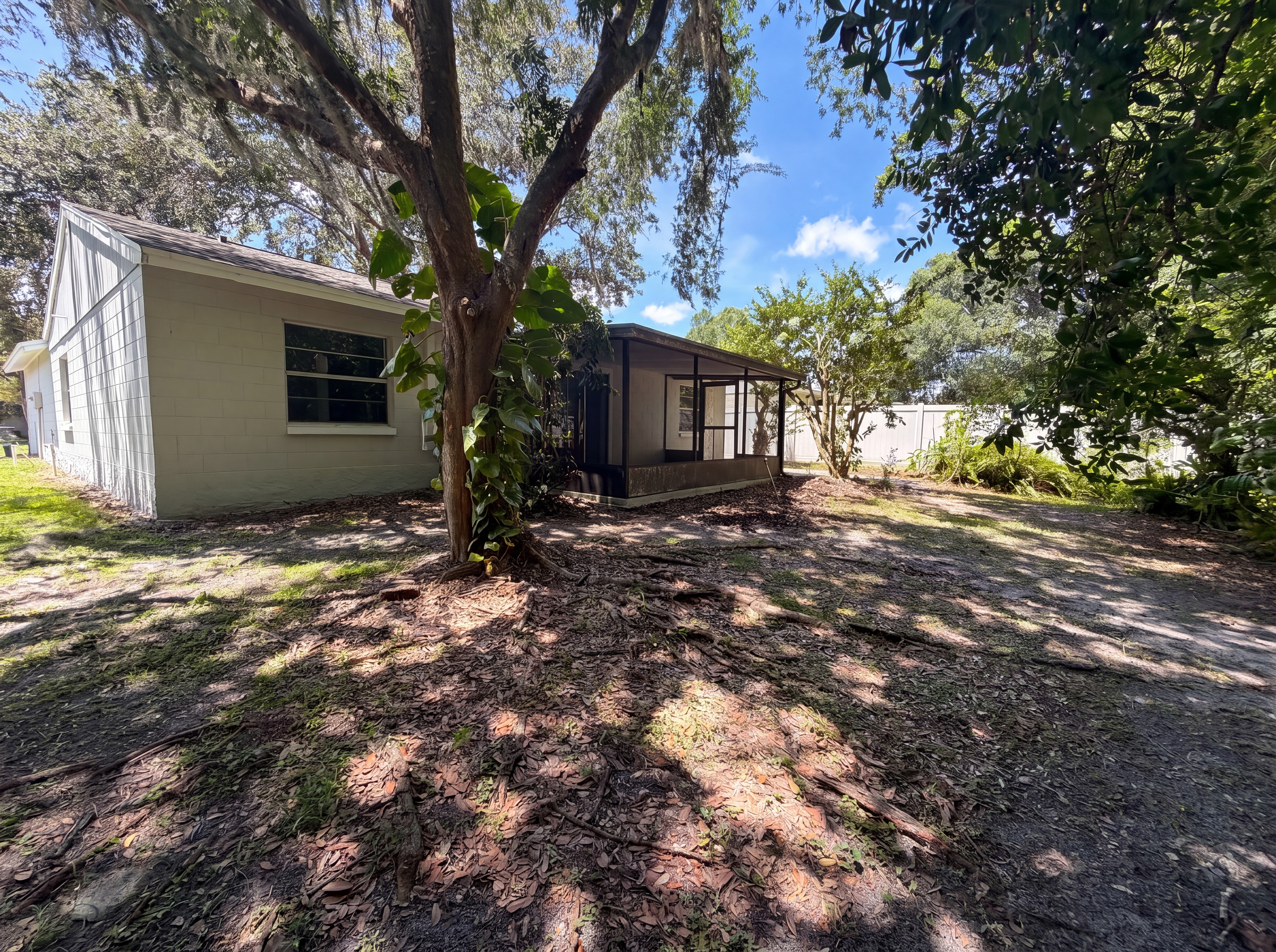 Photo 26 of 27 of 5720 Kneeland Ln, Tampa, FL