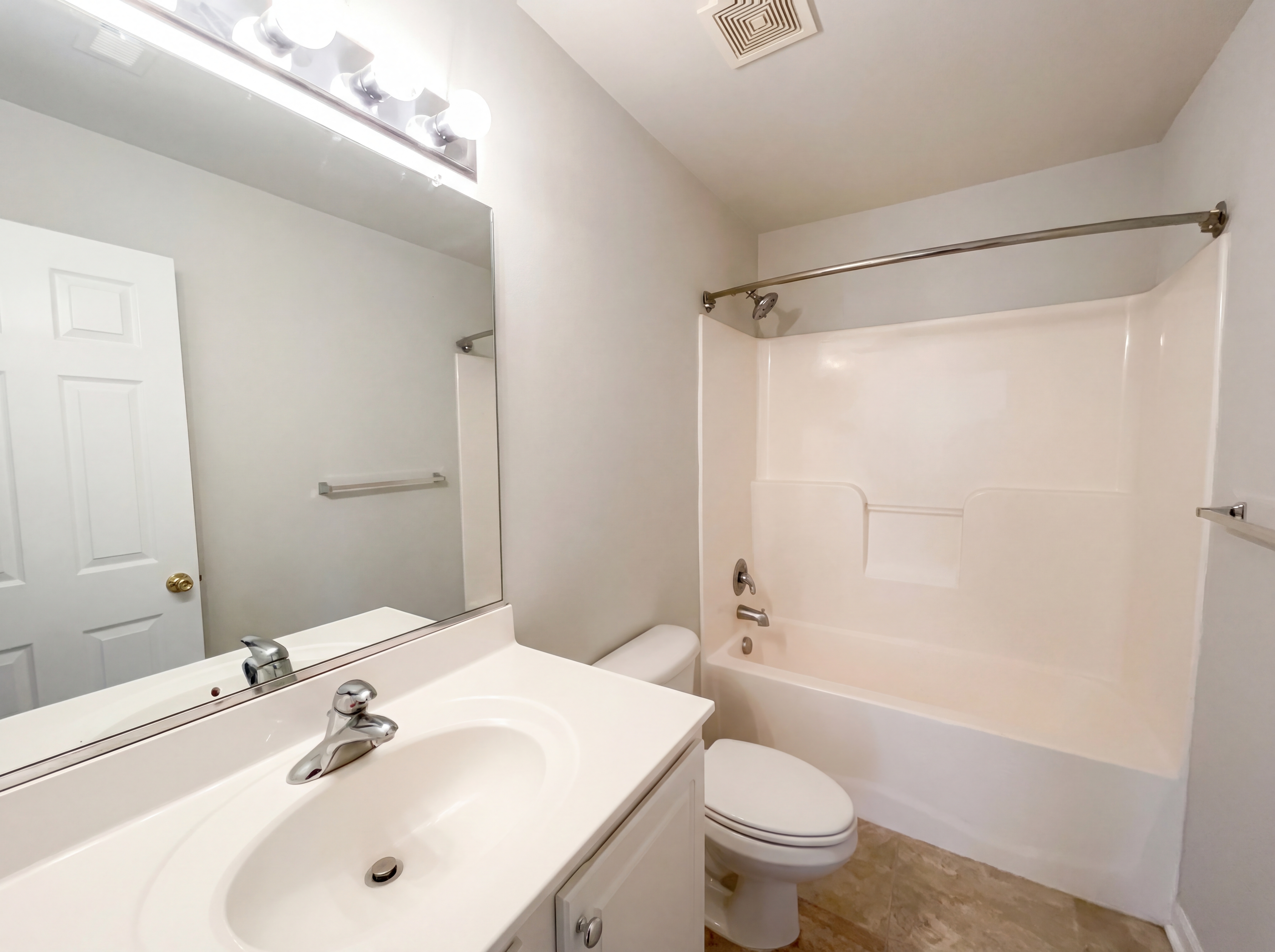 Photo 16 of 21 of 13166 Stockleigh Dr, Chester, VA