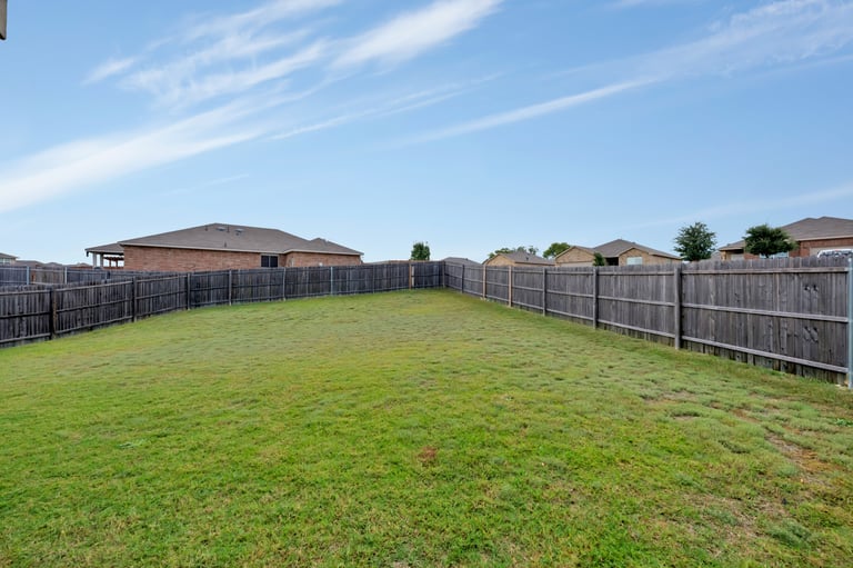 Photo 28 of 28 - 252 Rock Meadow Dr, Crowley, TX 76036