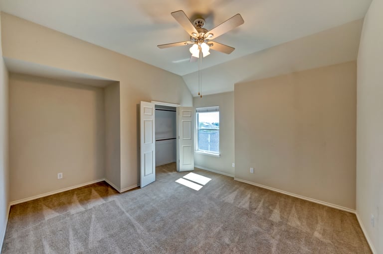 Photo 25 of 36 - 5536 Lavaca Rd, Grand Prairie, TX 75052