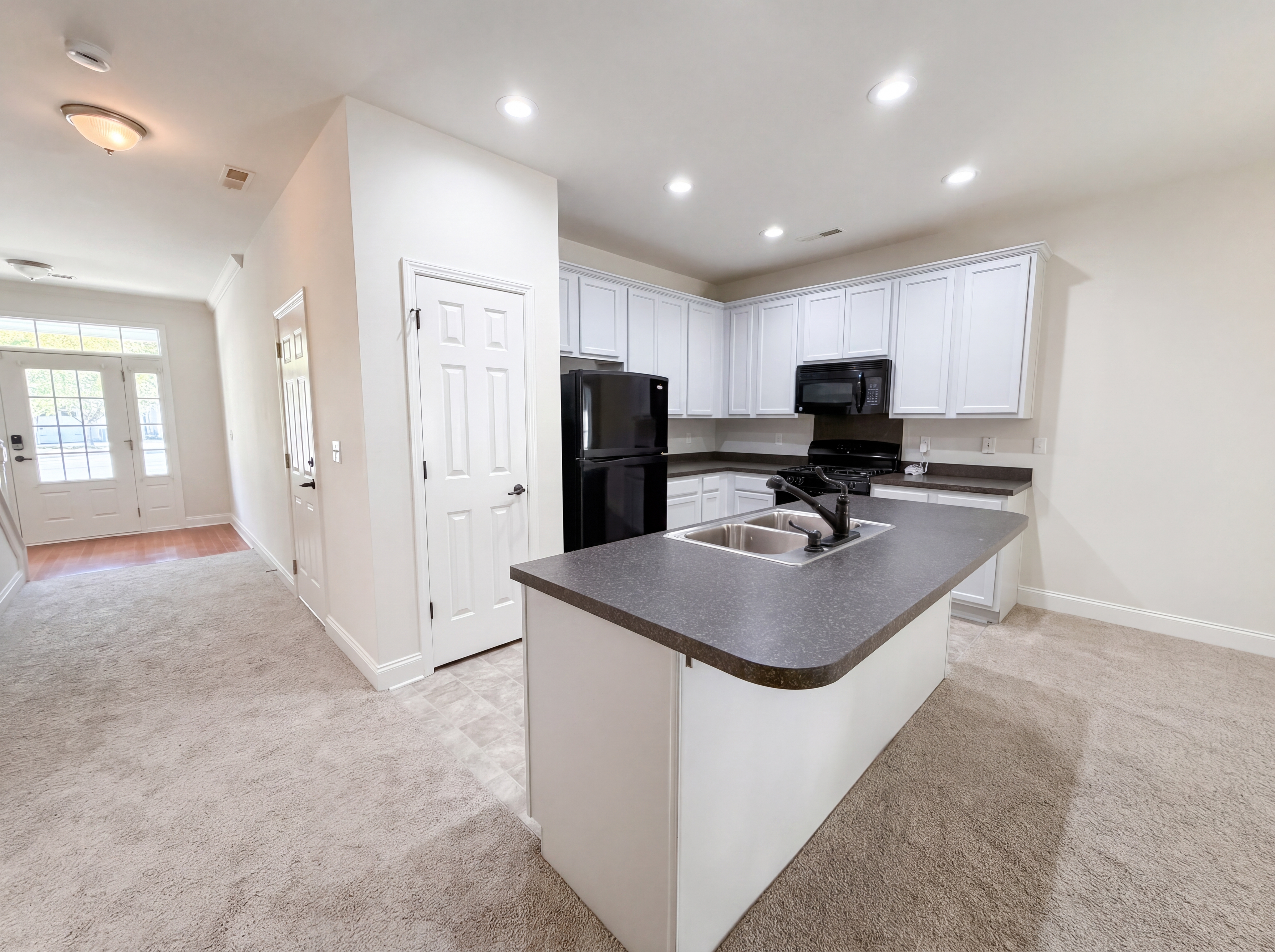 Photo 2 of 17 of 9622 Scarborough Ct, Summerville, SC