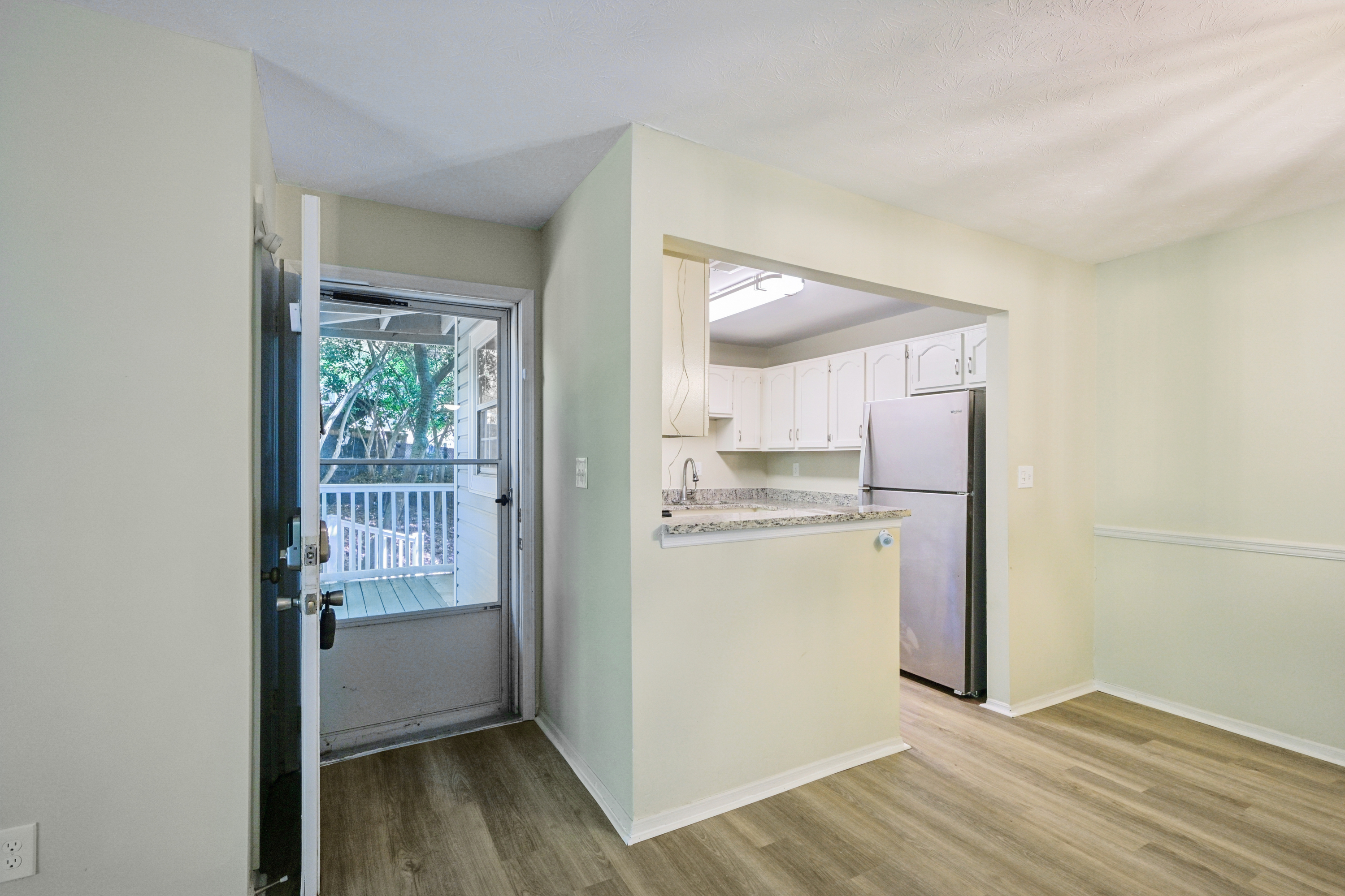 Photo 8 of 22 of 2725 Saint Augustine Trl SE, Marietta, GA